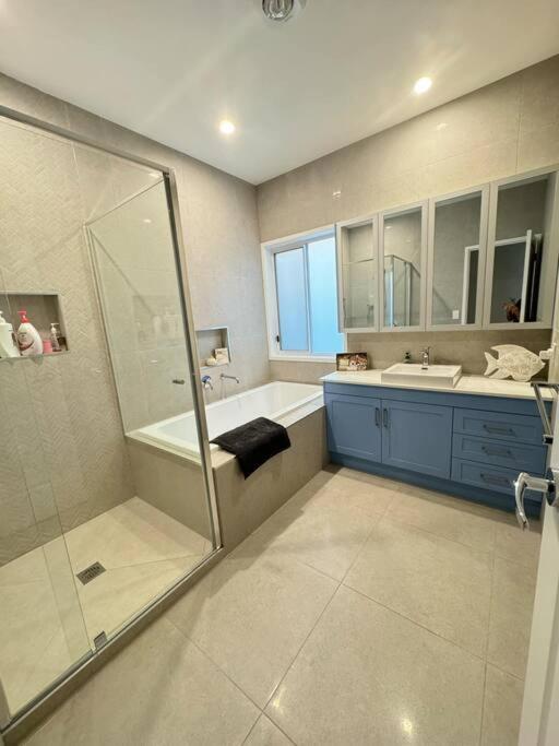 Four-Bedroom Holiday Home photo 3