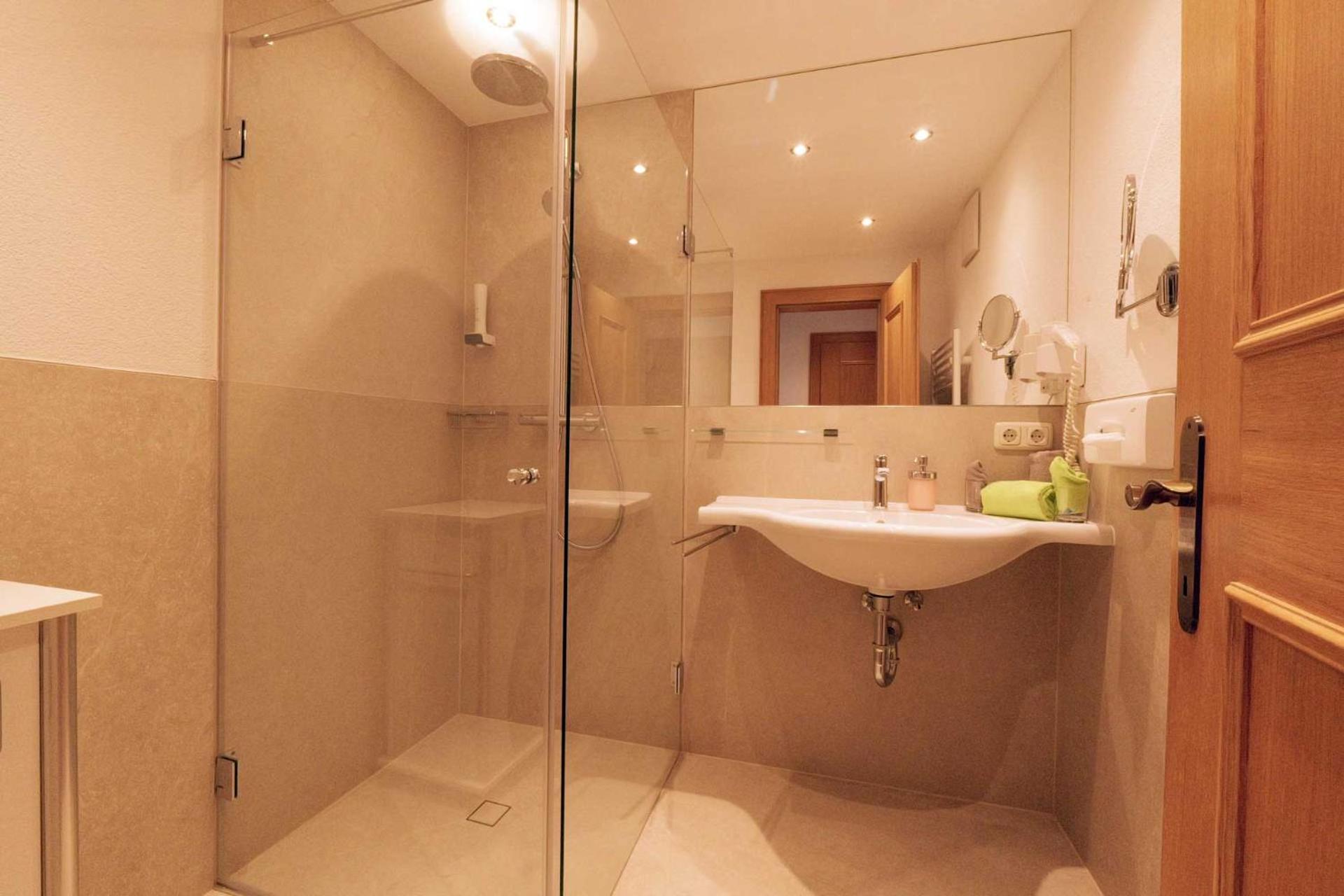 Double Room with Lake View photo 2