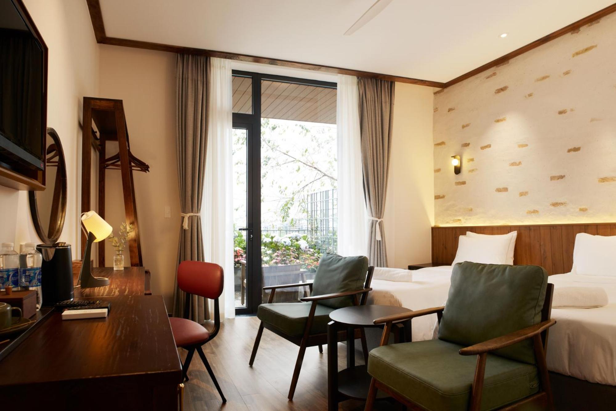 Twin Room with Mountain View photo 2