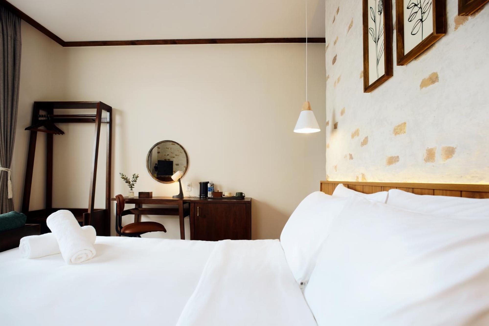 King Room with Mountain View - Photo 4