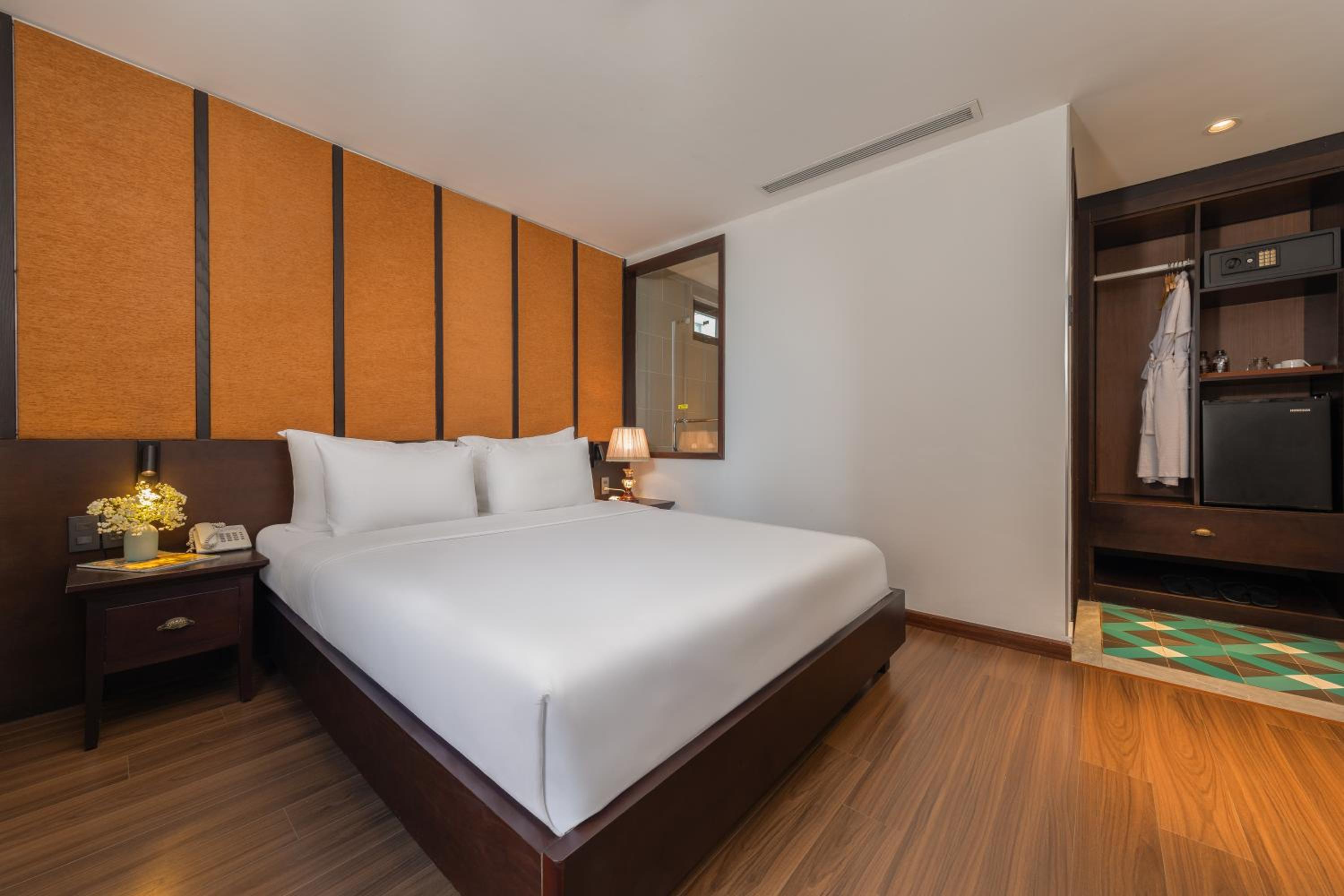 Executive Double Room with Sea View - Photo 3