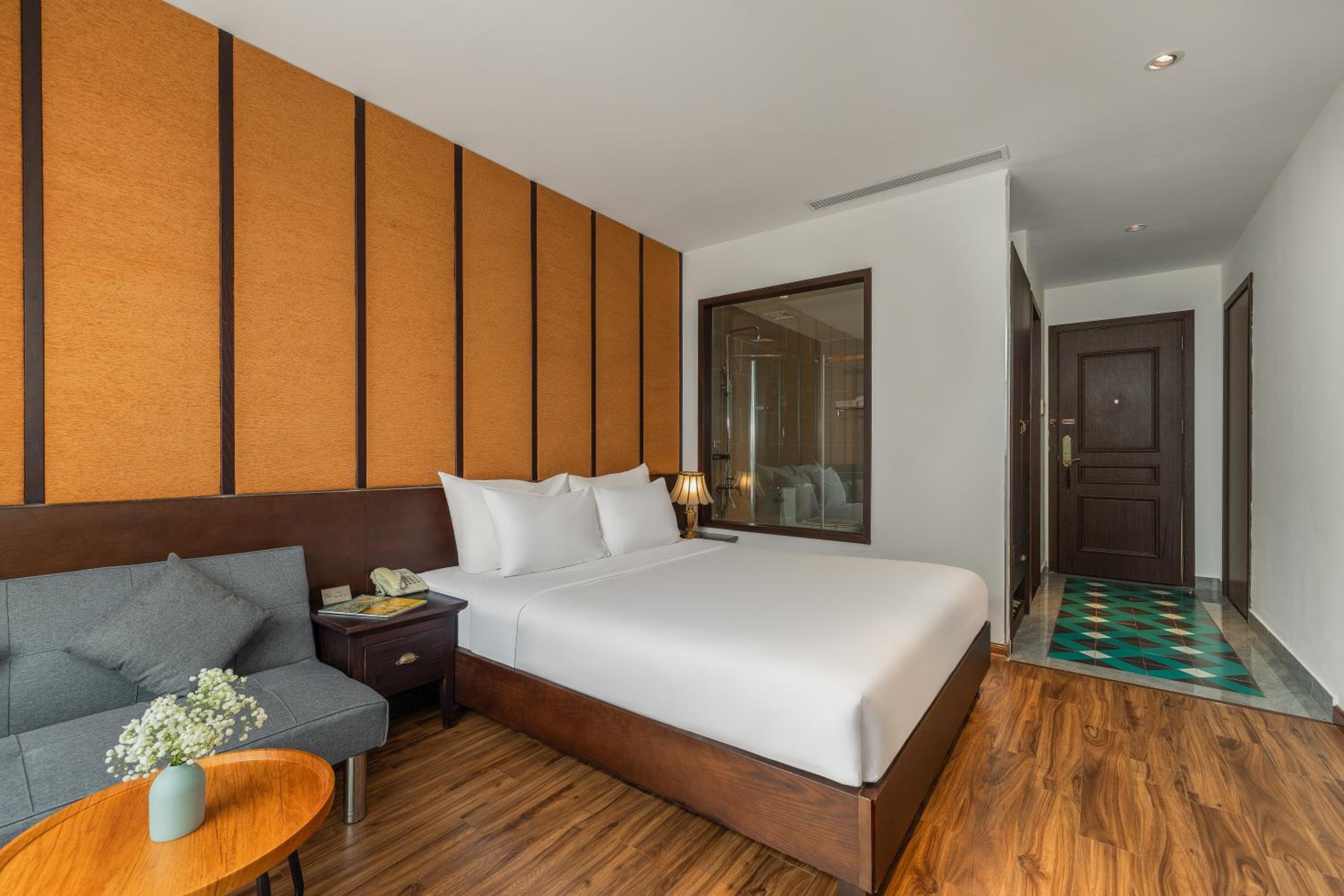 Deluxe Double Room with Balcony - Photo 2