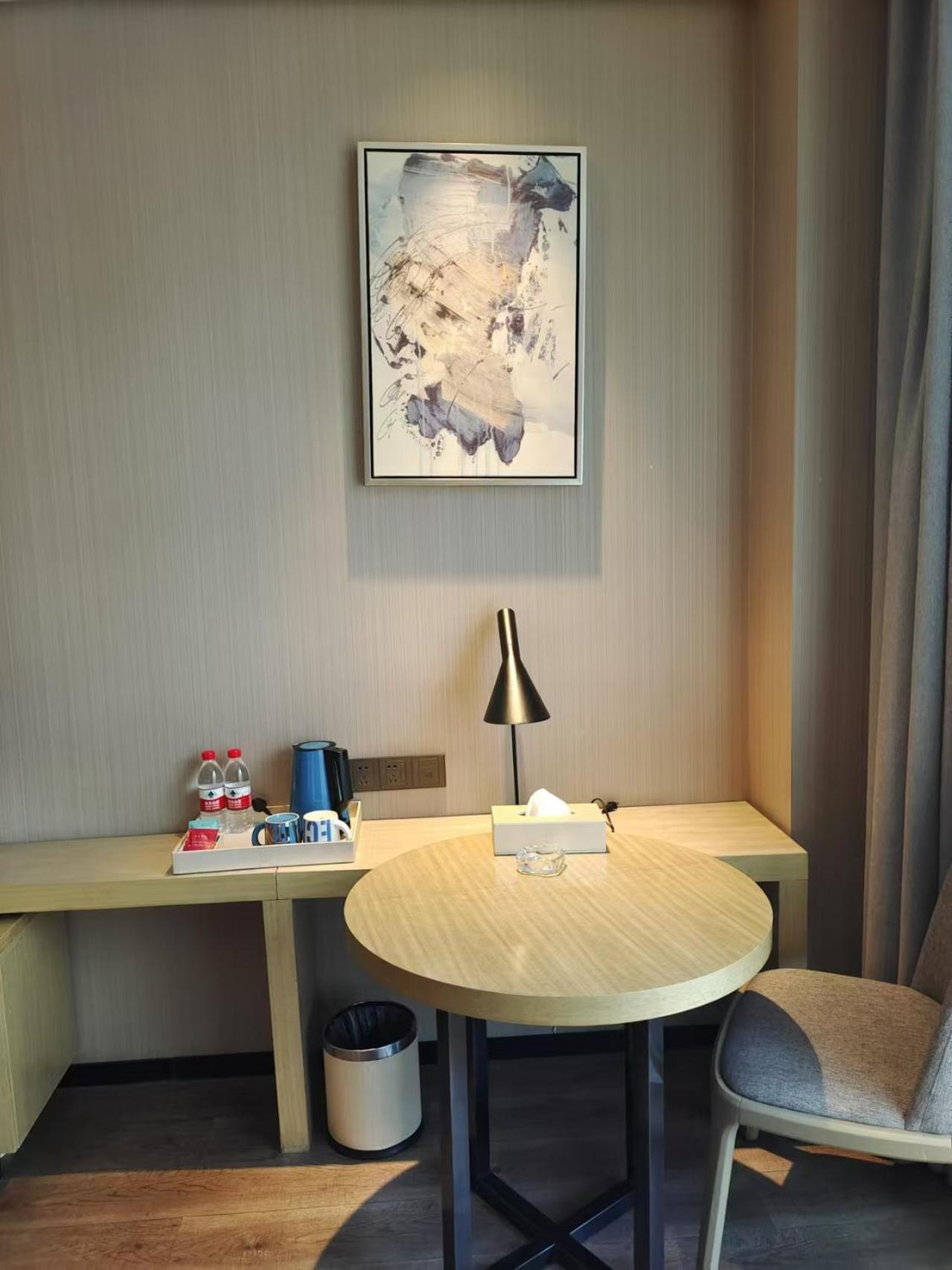 Deluxe Queen Room photo 2