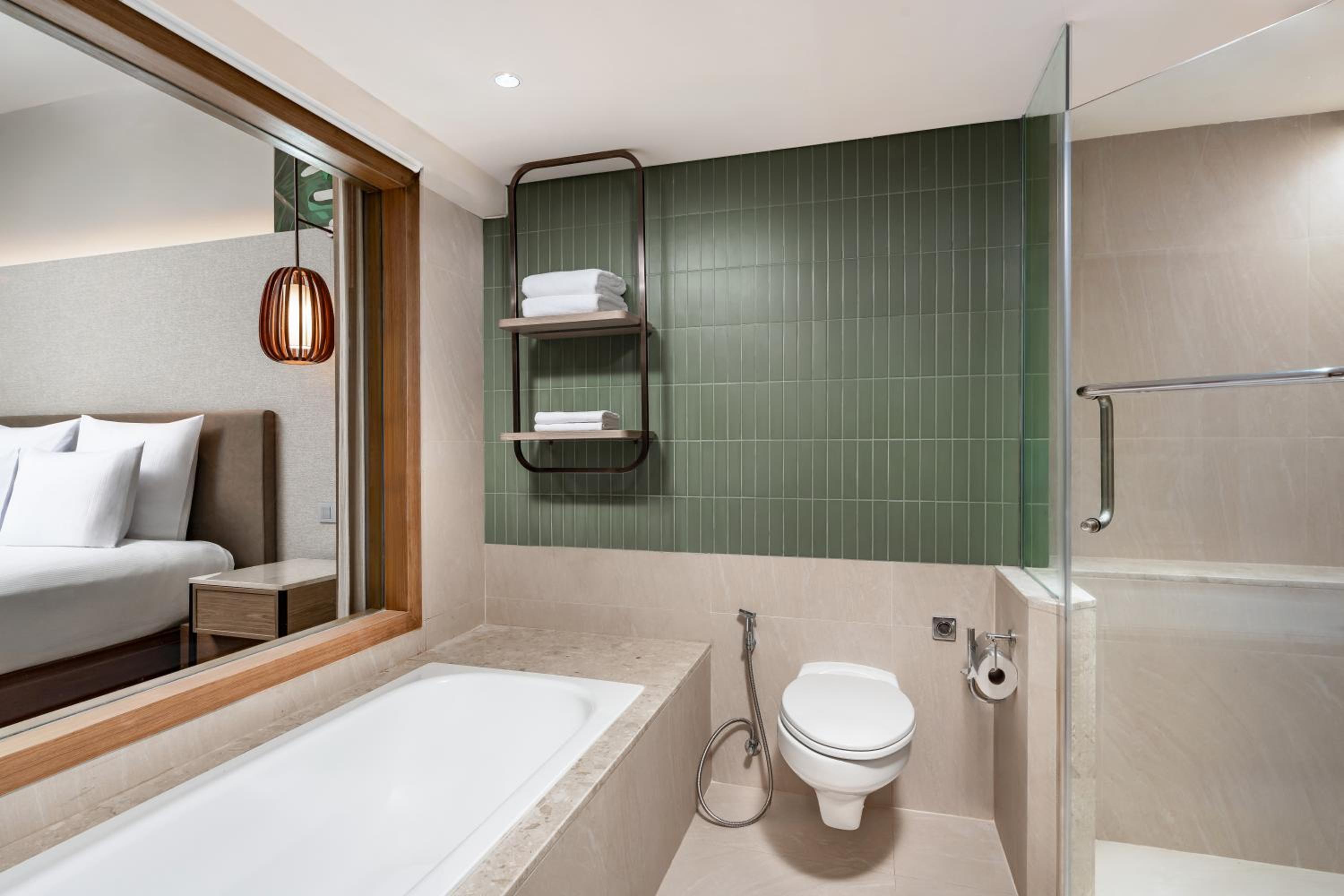 Deluxe King Room with Garden View - Photo 16