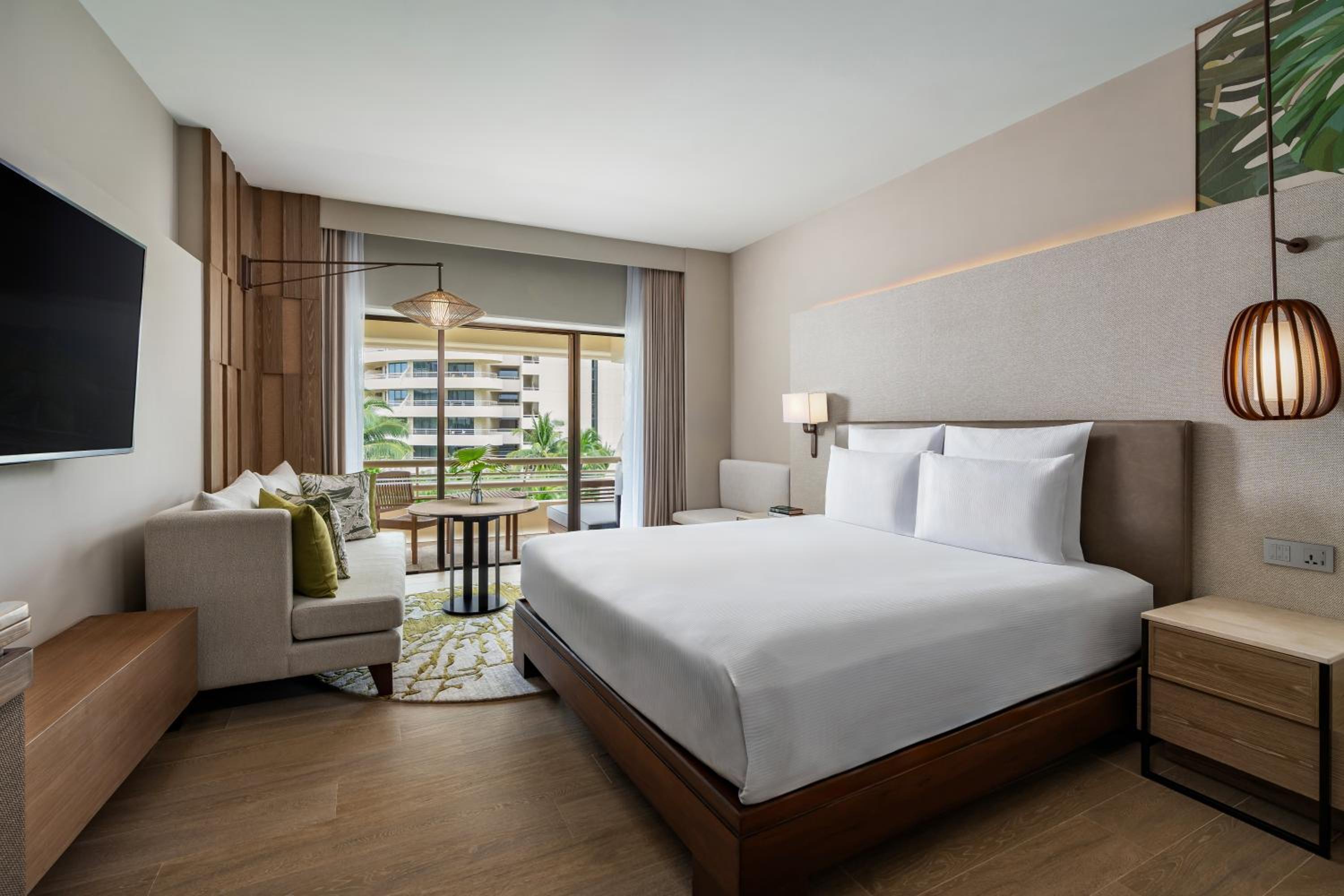 Deluxe King Room with Garden View - Photo 12