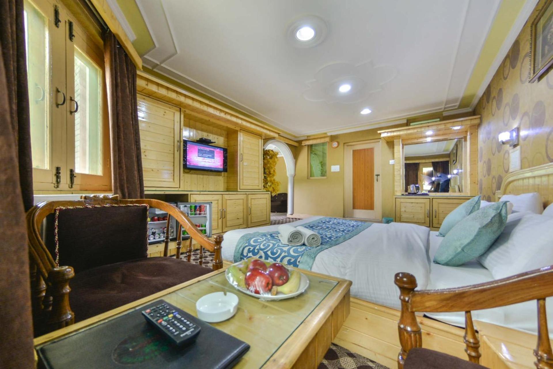 Suite with Mountain View - Photo 1