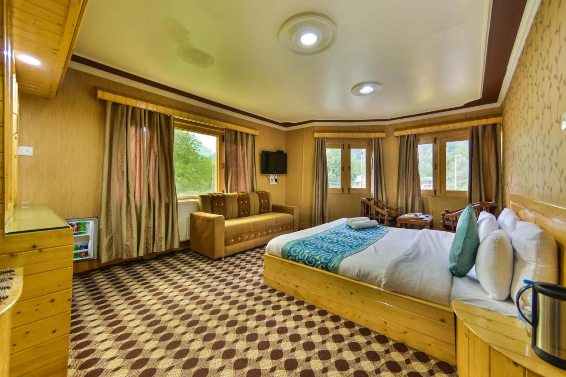 King Room with Mountain View