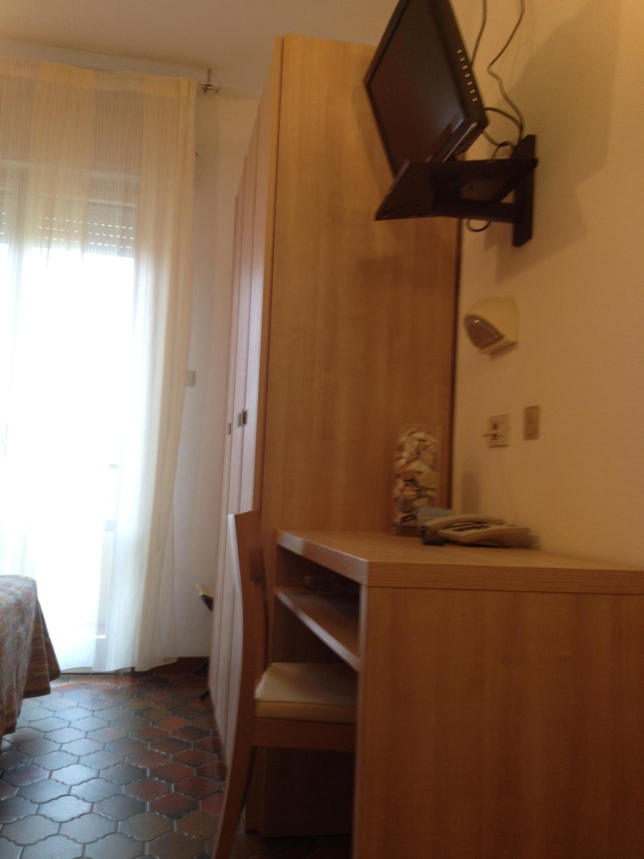 Double or Twin Room - Photo 2