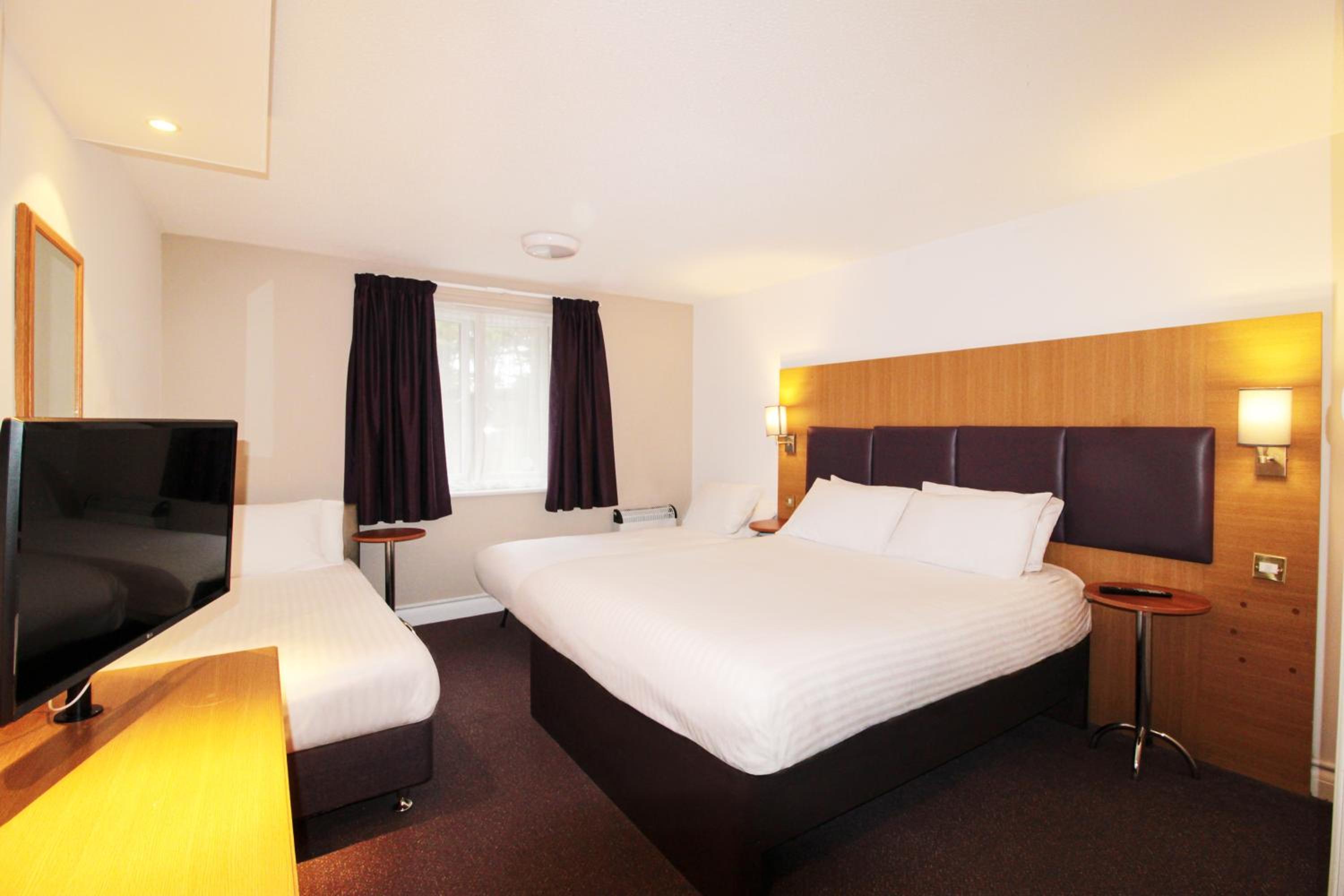 Family Double Room - Photo 1