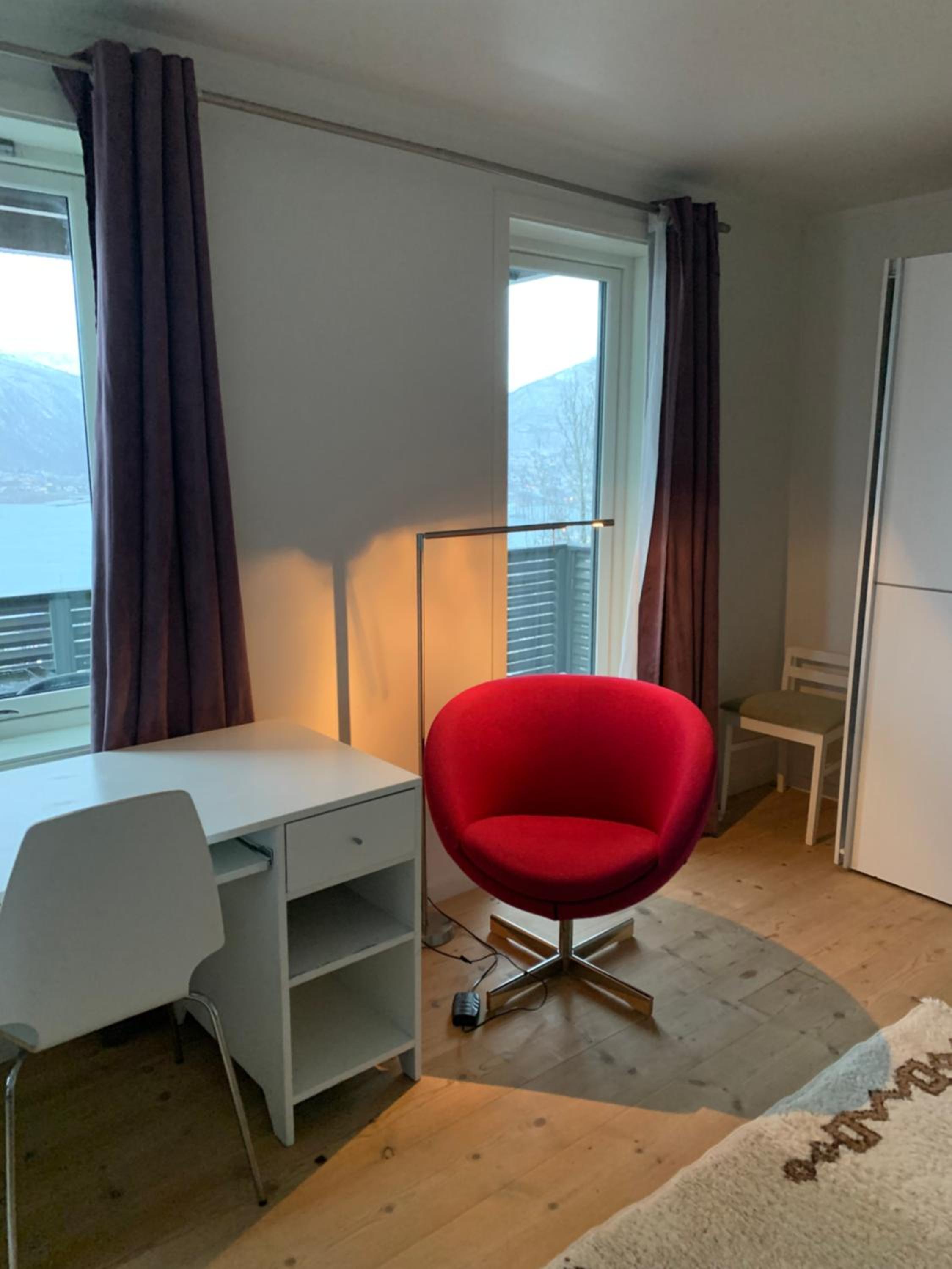 Three-Bedroom Apartment photo 1
