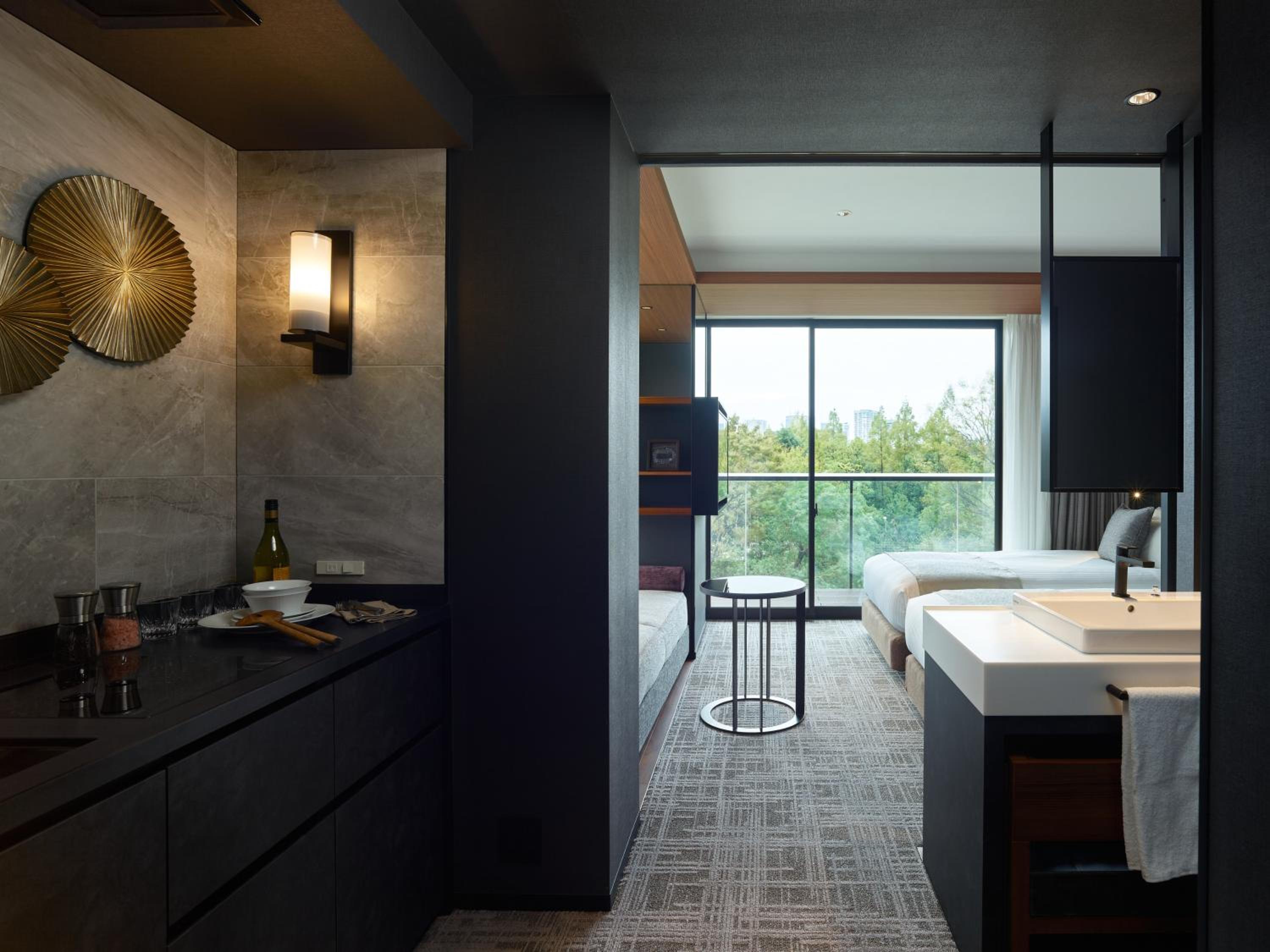 Superior Corner Twin Room with mini kitchen and balcony photo 1