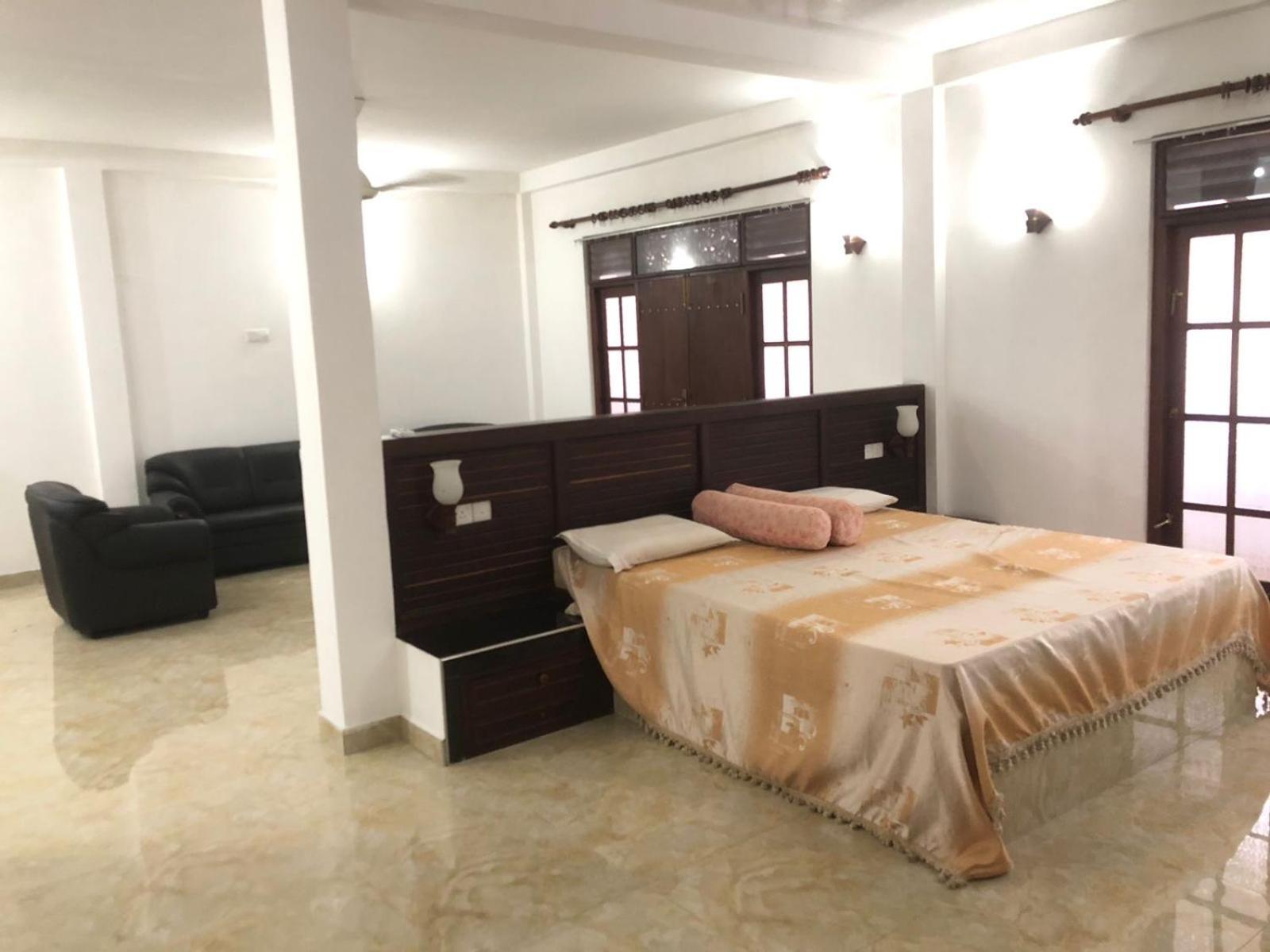 Deluxe Double Room (2 Adults + 1 Child) photo 1