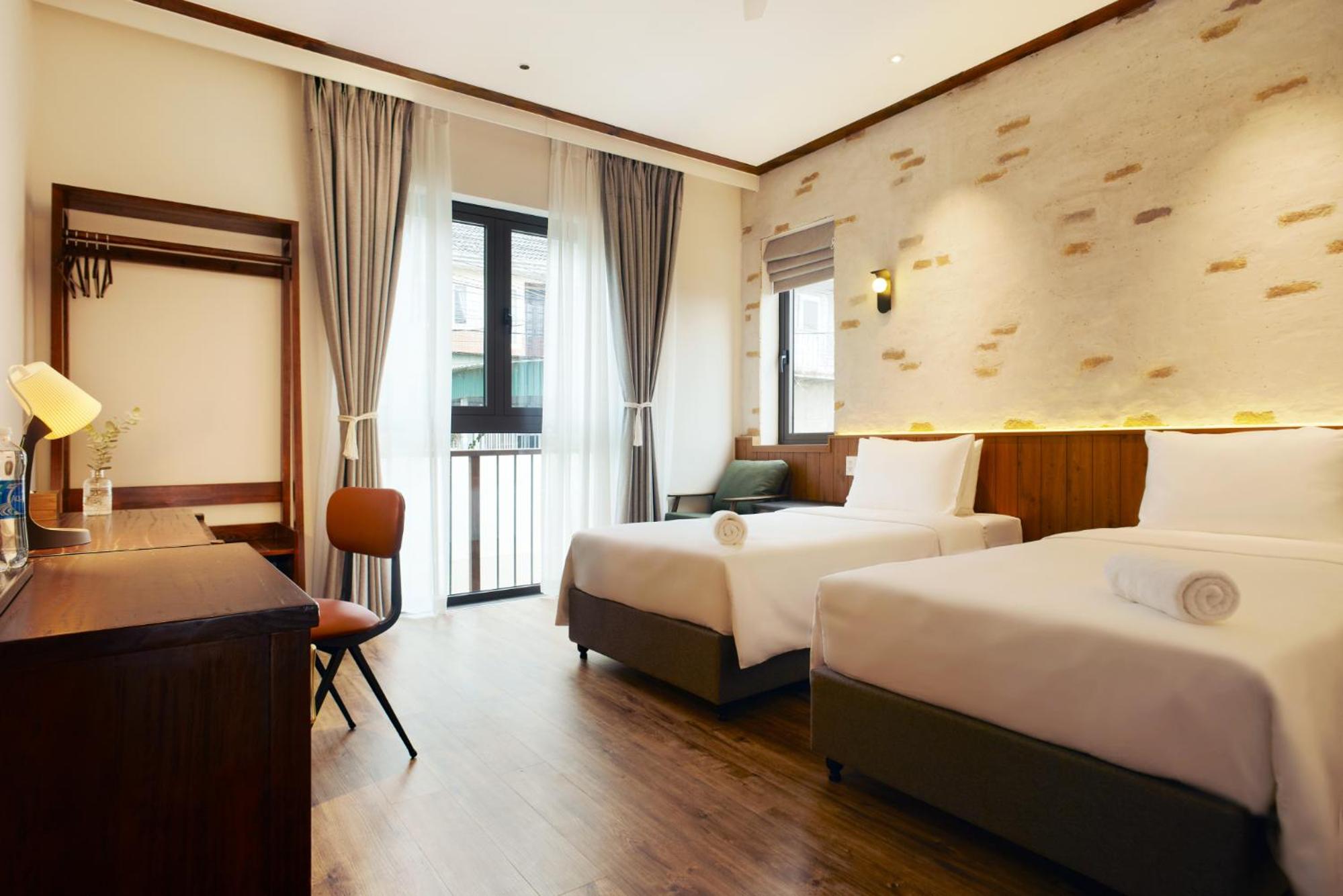 Twin Room with City View photo 1