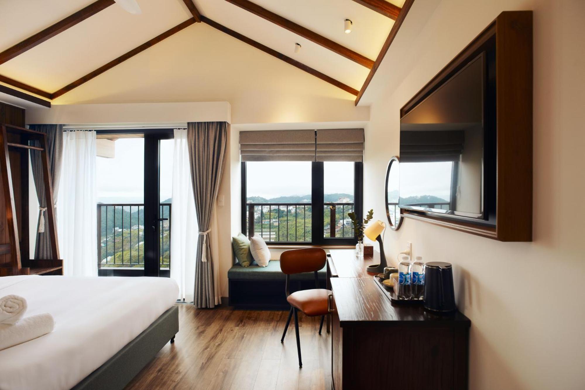 Double Room with Mountain View - Photo 1