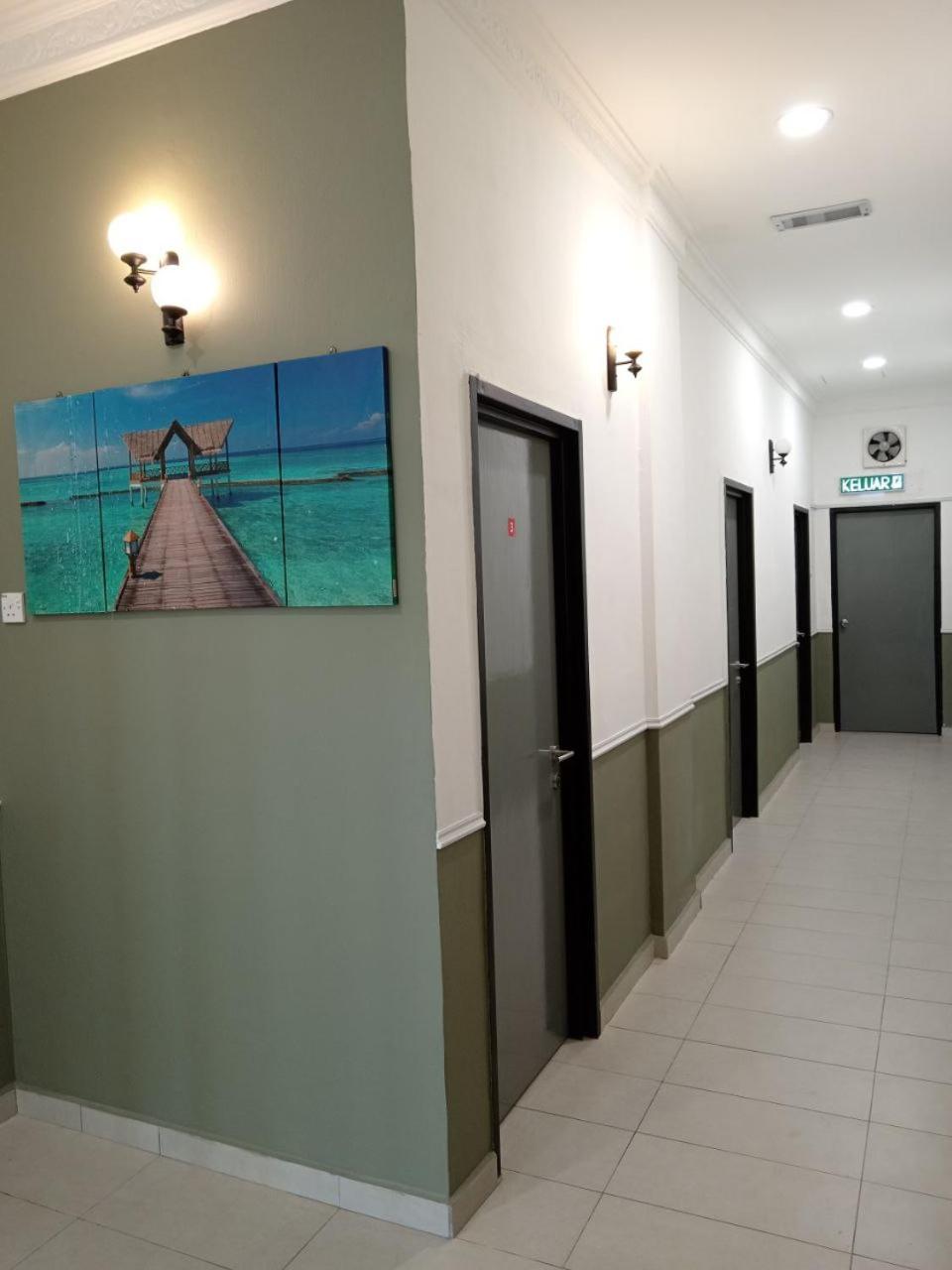 Budget Twin Room - Photo 12