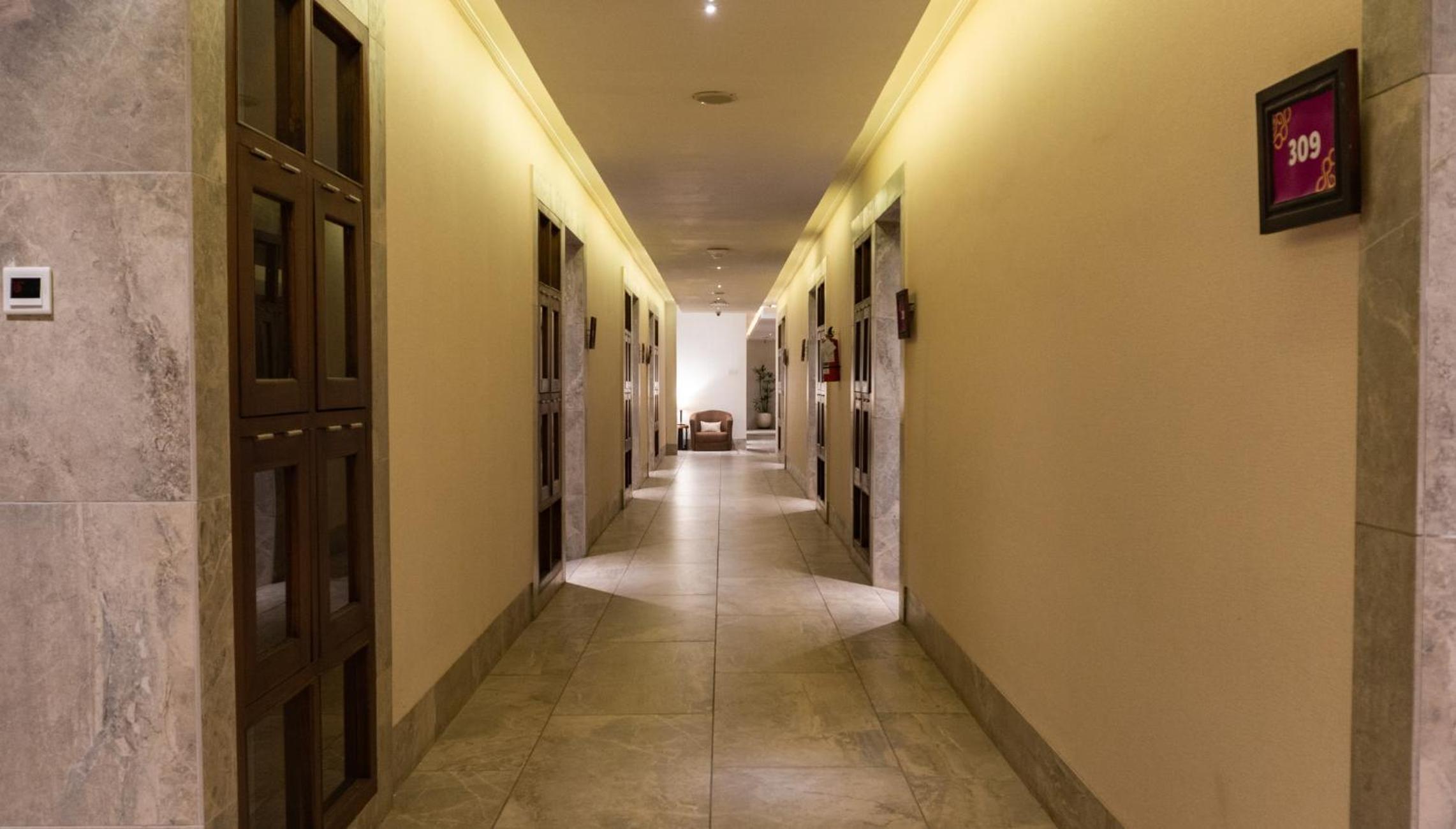 Standard Twin Room - Photo 6