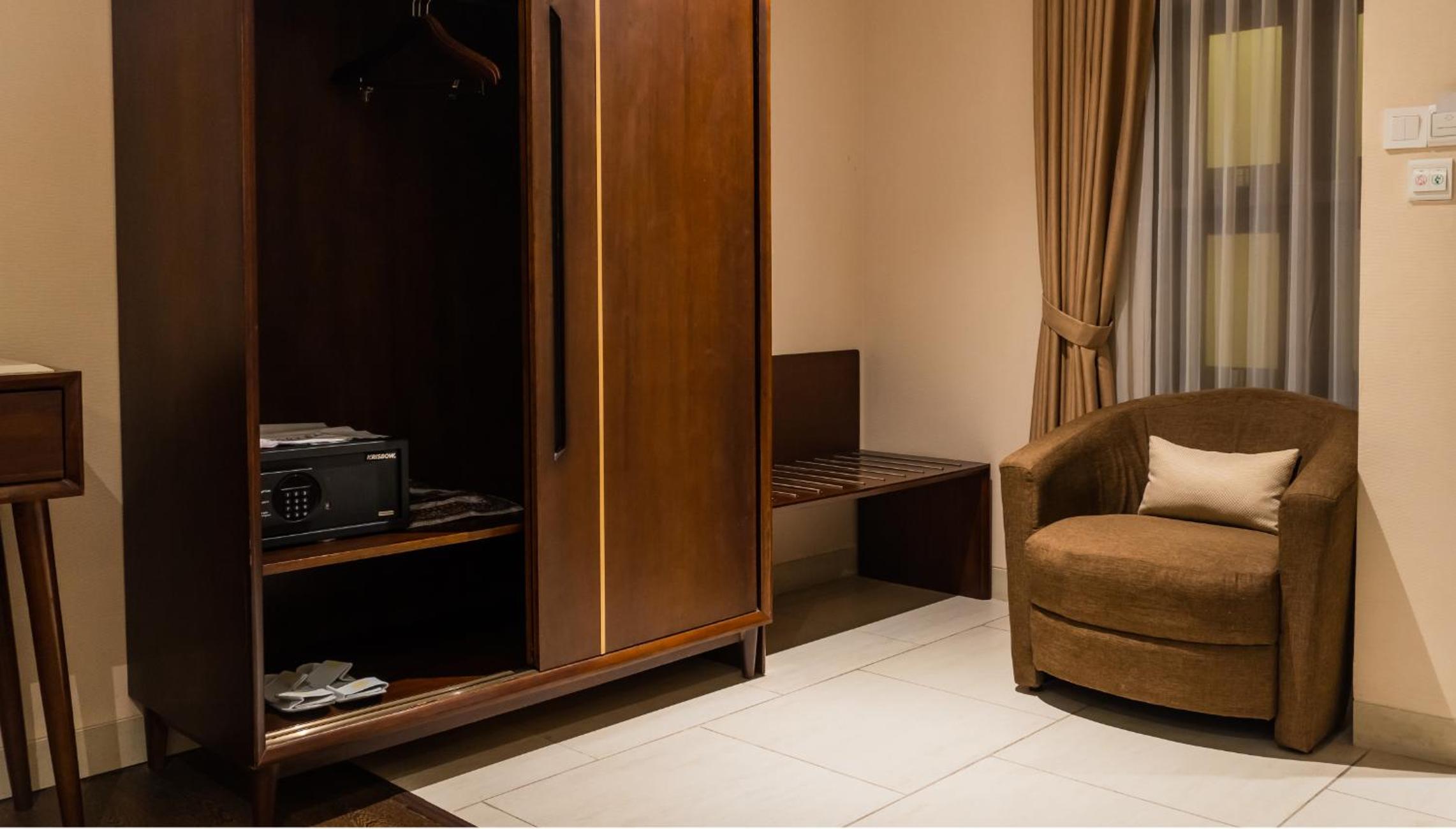 Standard Twin Room - Photo 2