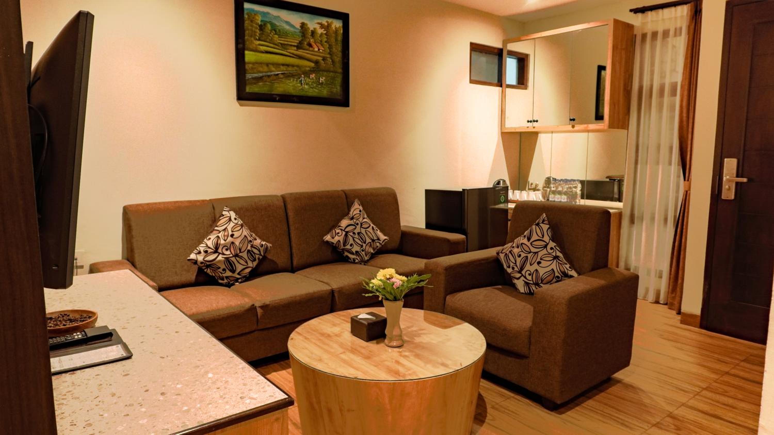 Pavilion 2 Bedrooms - Photo 4