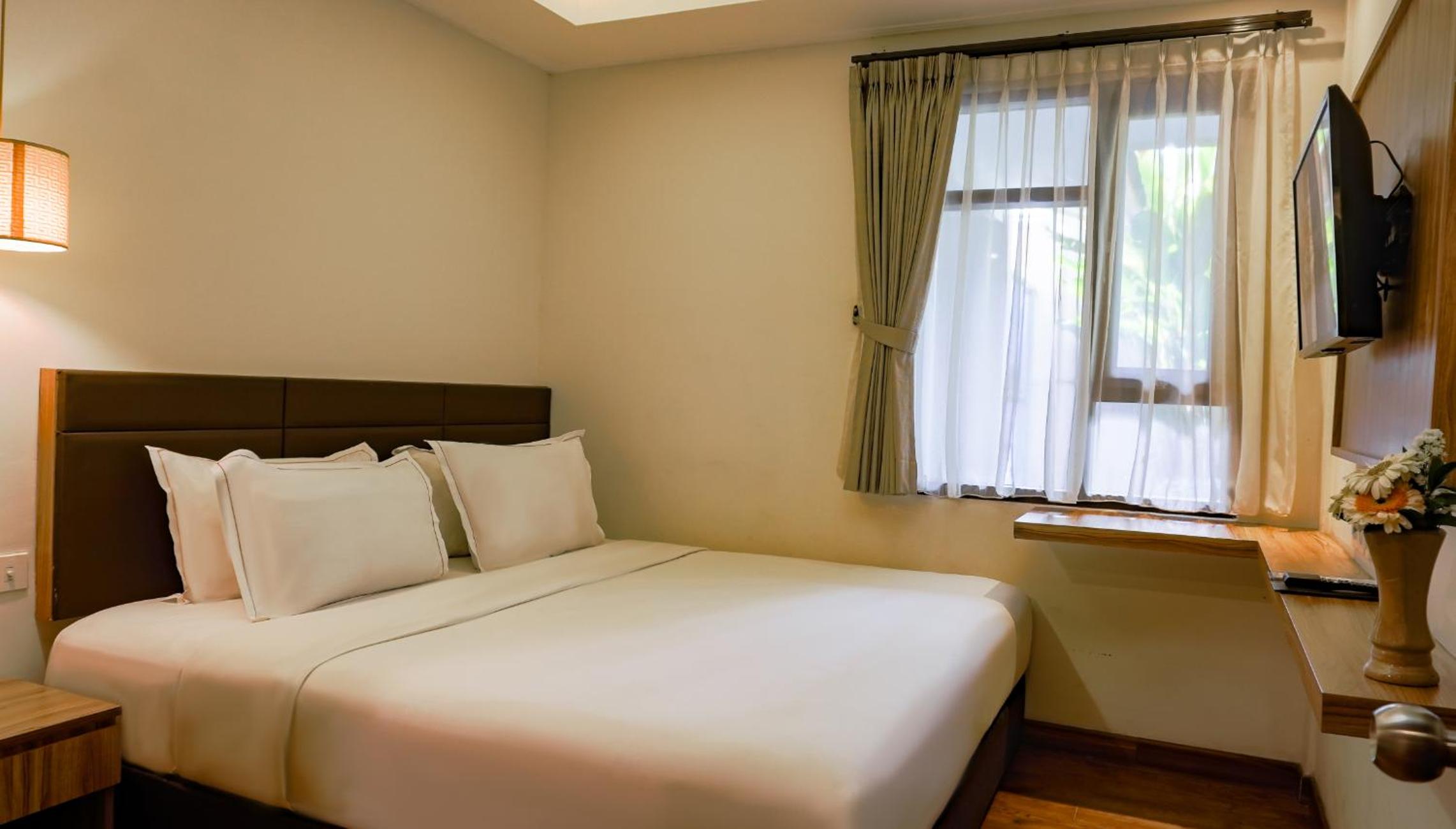 Pavilion 3 Bedrooms - Photo 1