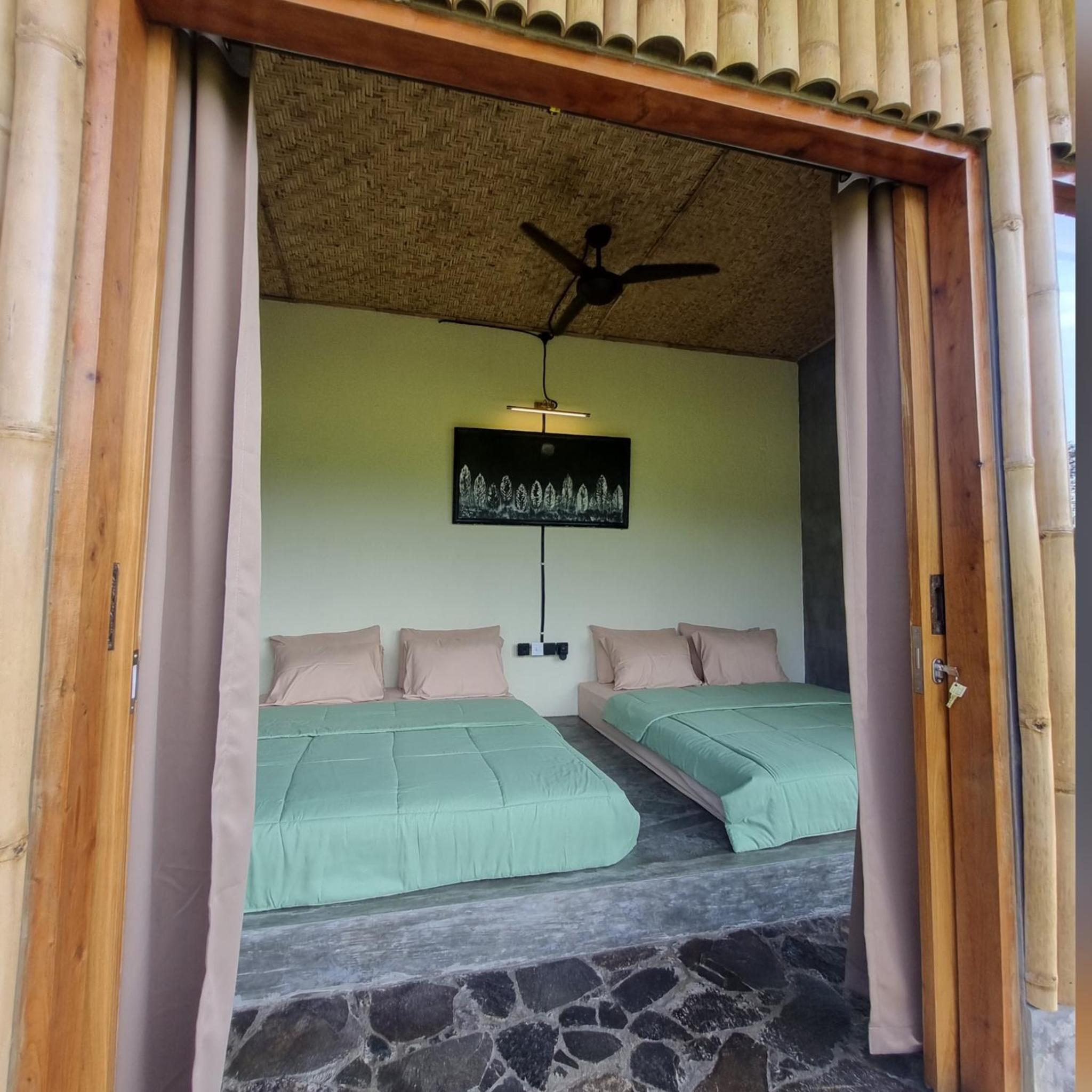 Family Room with Mountain View photo 2