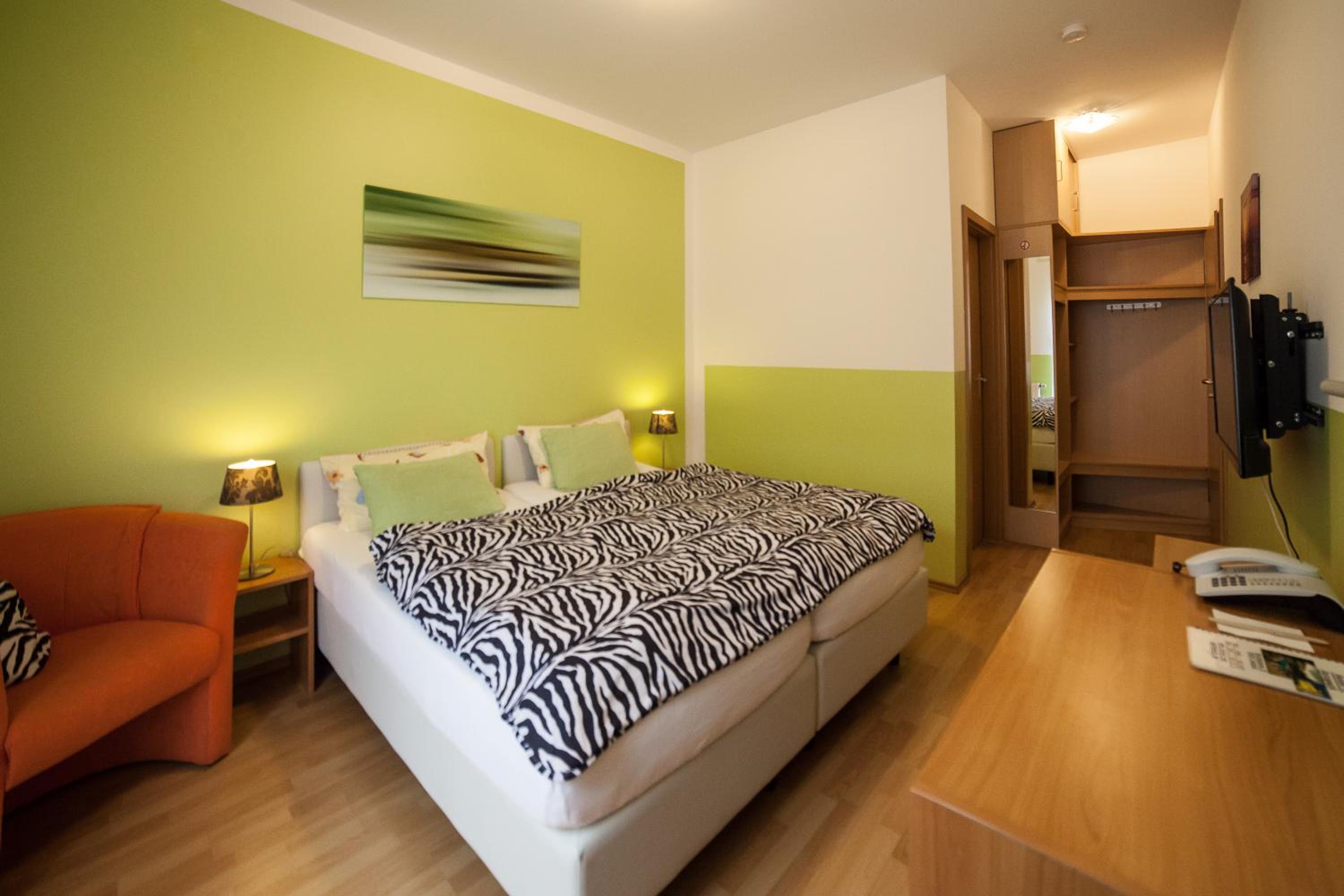 Classic Double Room - Photo 4