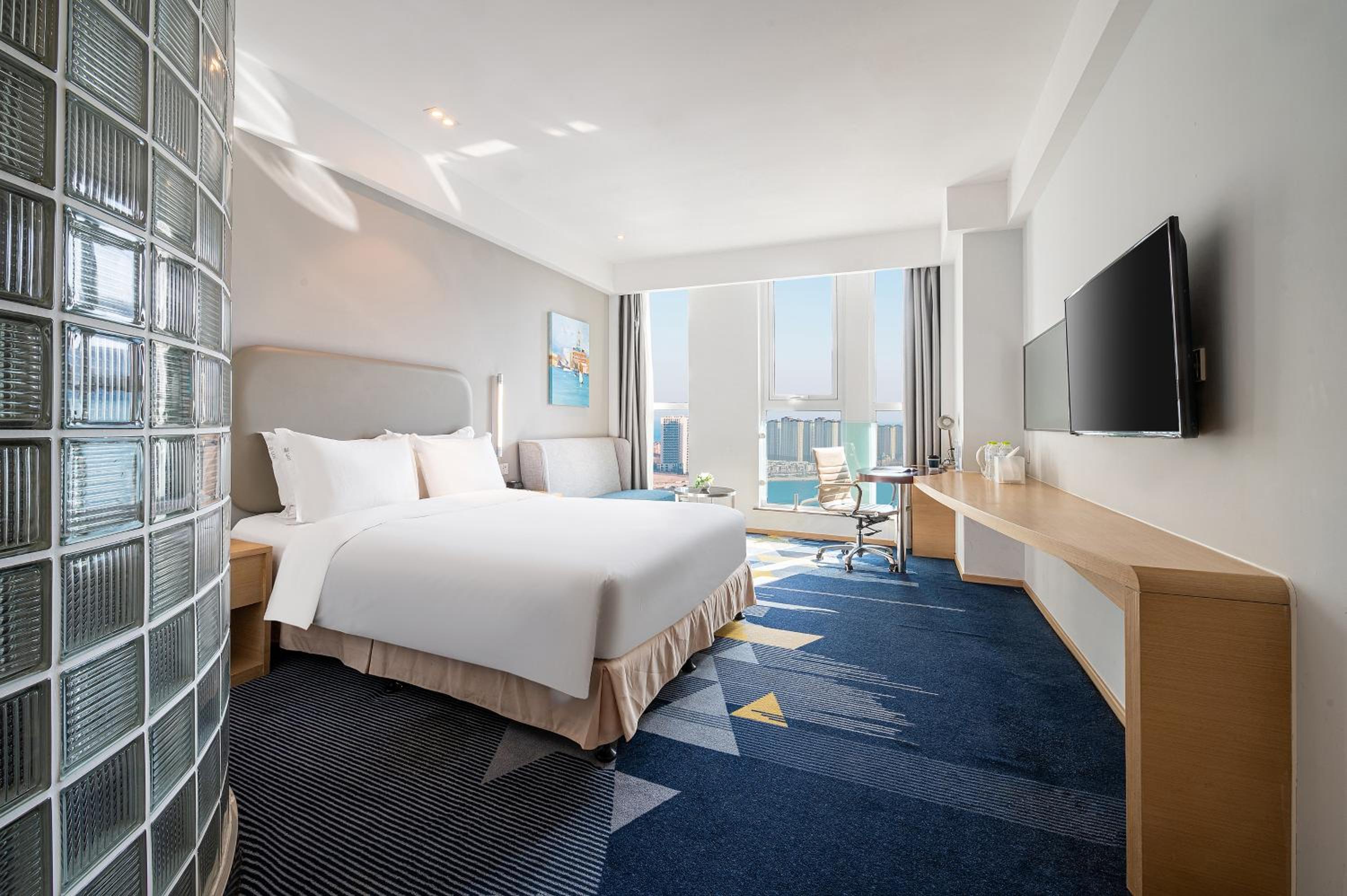 Standard Super King Room - Extra Floor Space photo 1