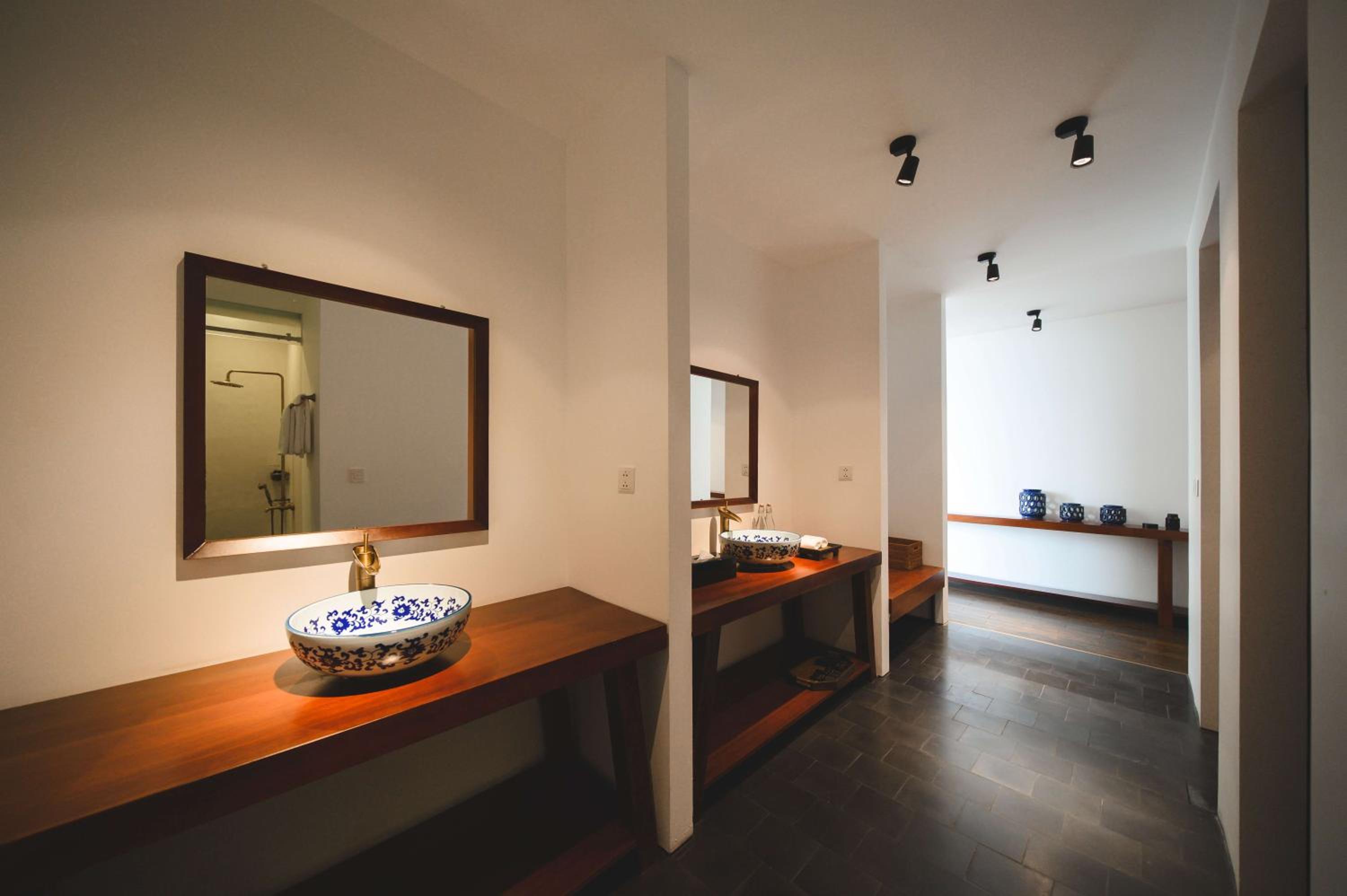 aNhill Penthouse thumbnail 5
