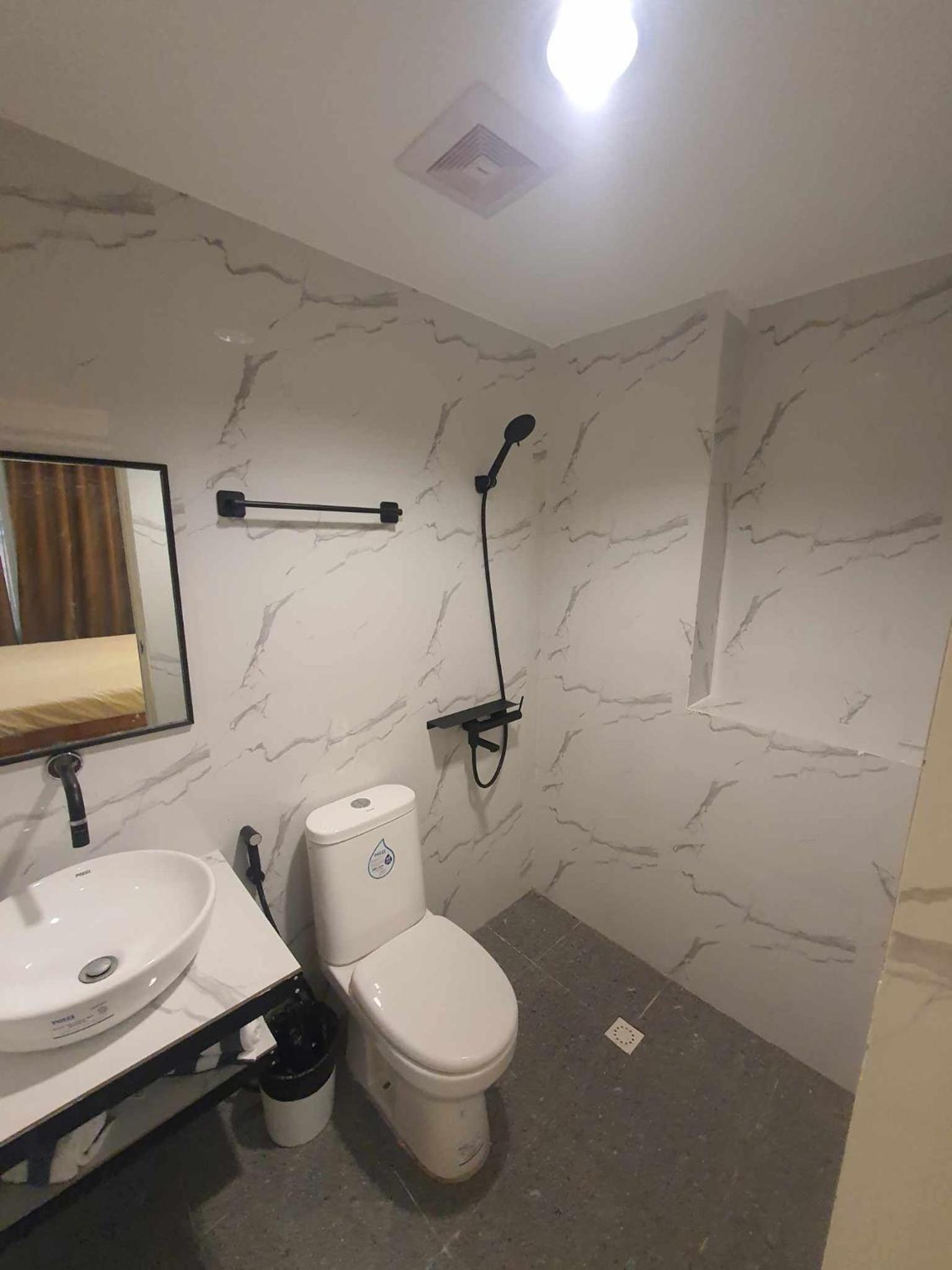 Double or Twin Room with Private Bathroom photo 3
