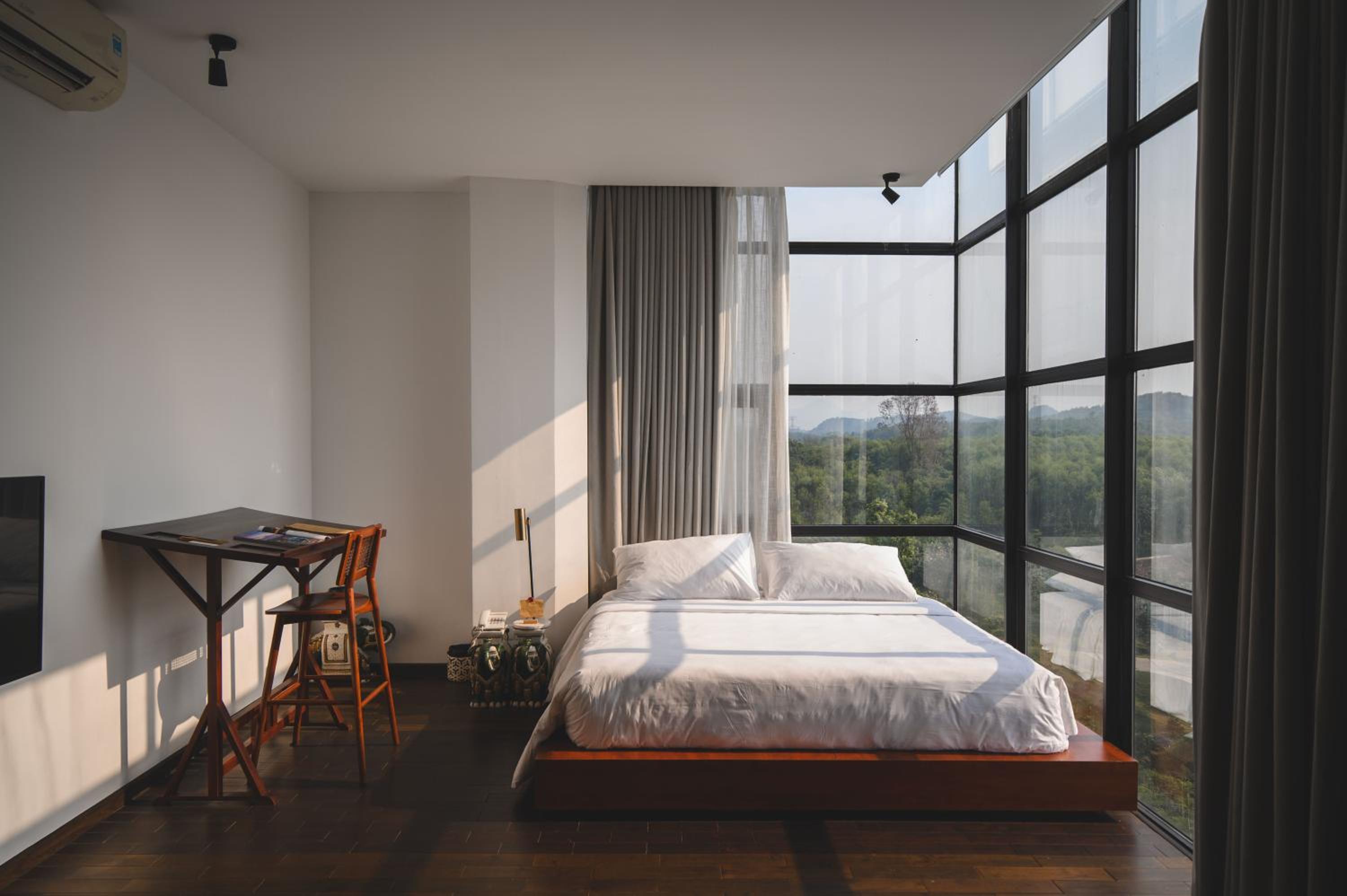 aNhill Penthouse thumbnail 6