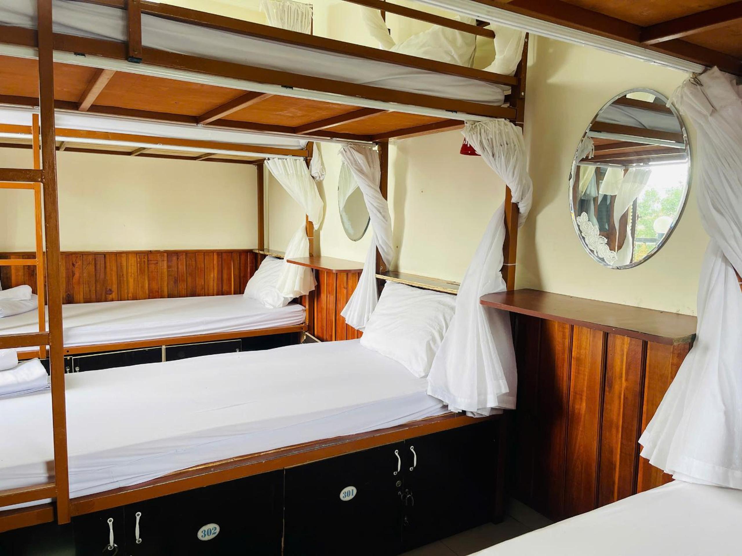 Bed in 6-Bed Dormitory Room photo 3