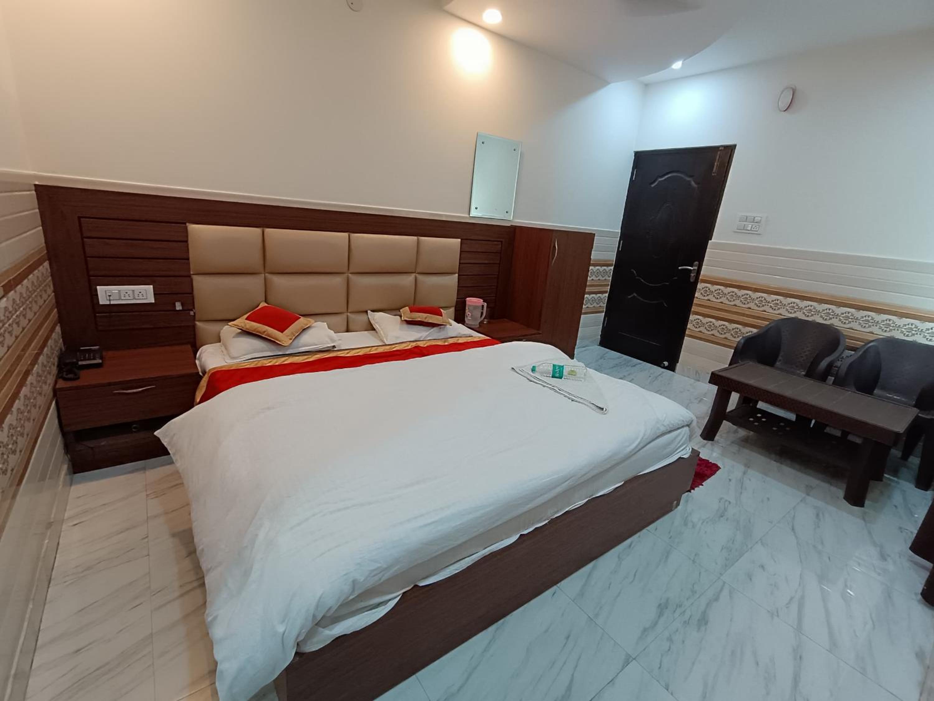 Deluxe Double Room - Photo 18