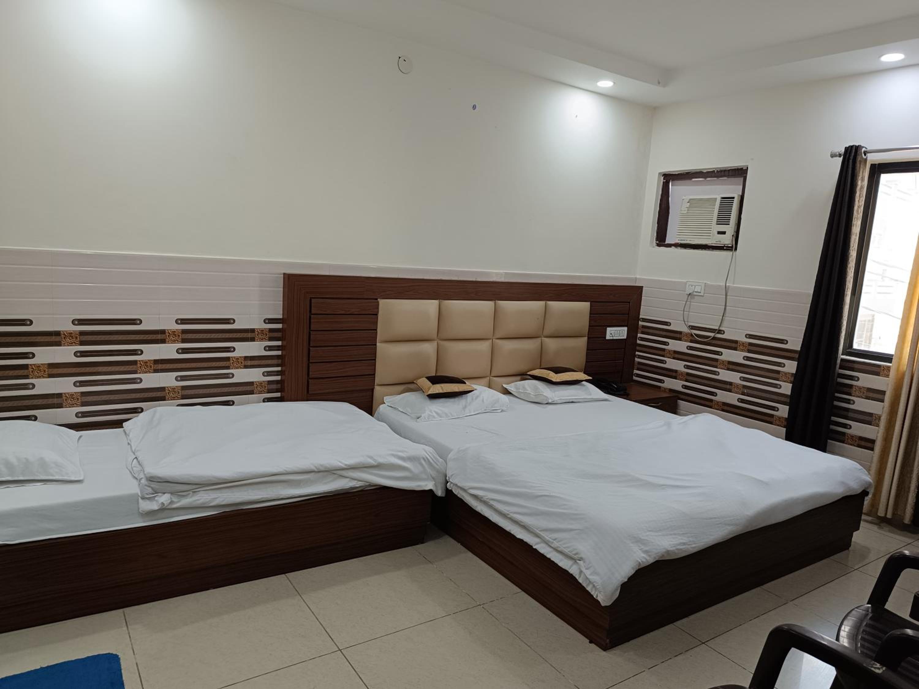 Deluxe Triple Room - Photo 8
