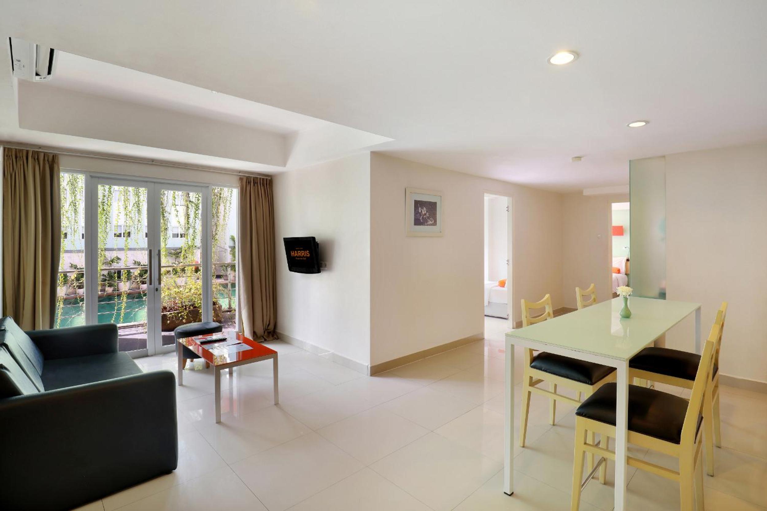 Two Bedroom HARRIS Residence - Photo 4