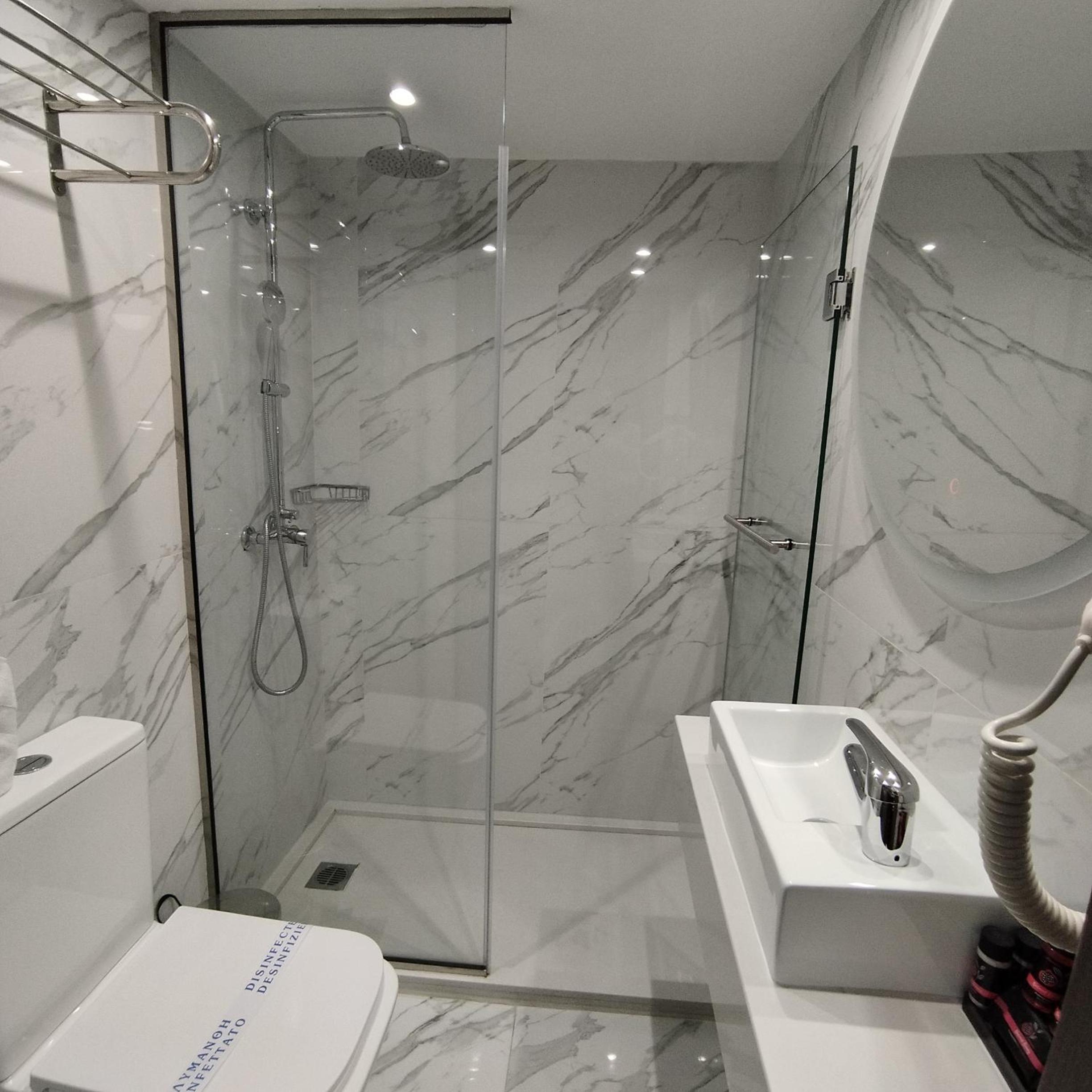 Large Double Room photo 2