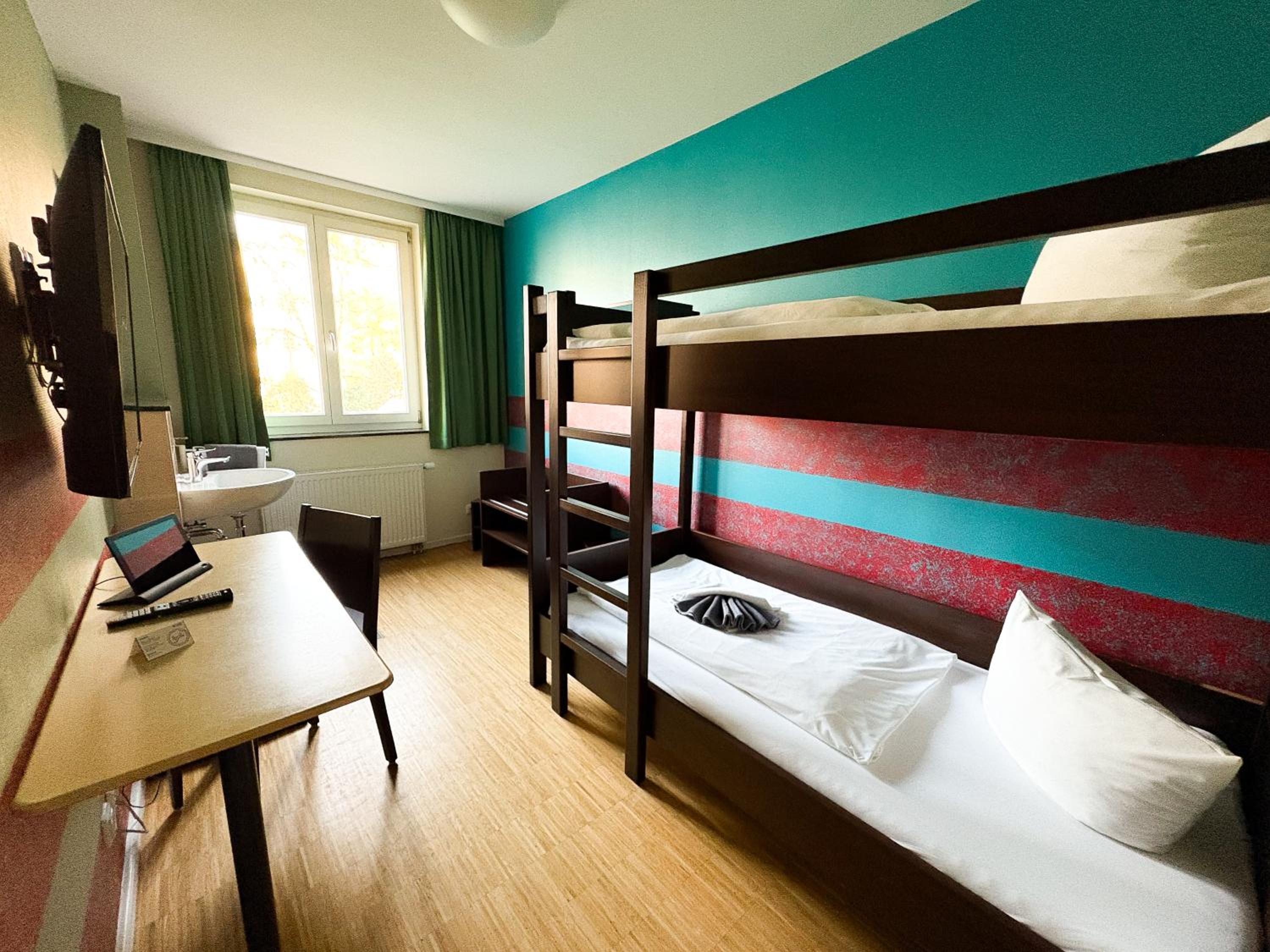 Double Room with Bunk Bed and Shared Bathroom photo 3