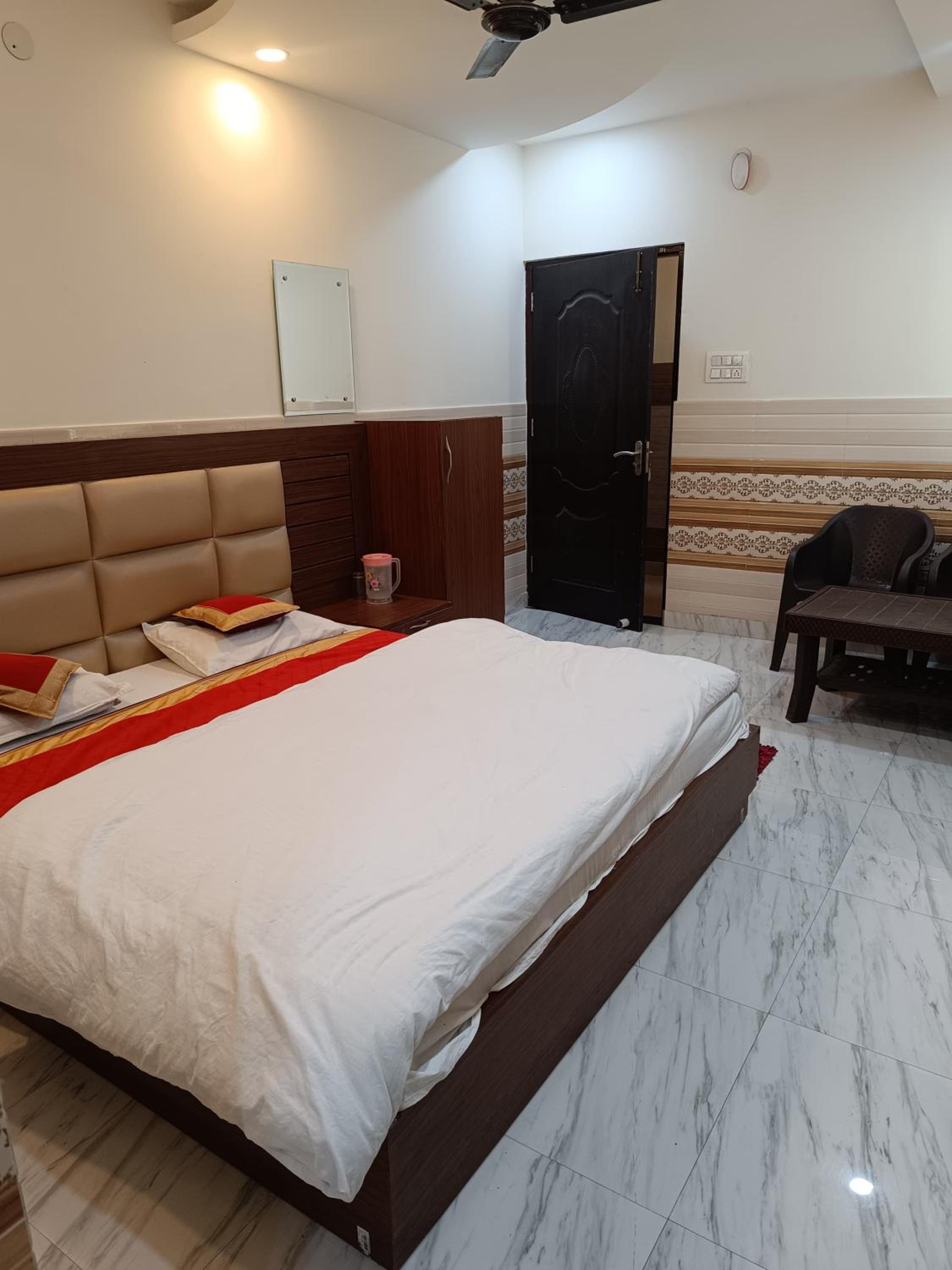 Deluxe Double Room - Photo 22