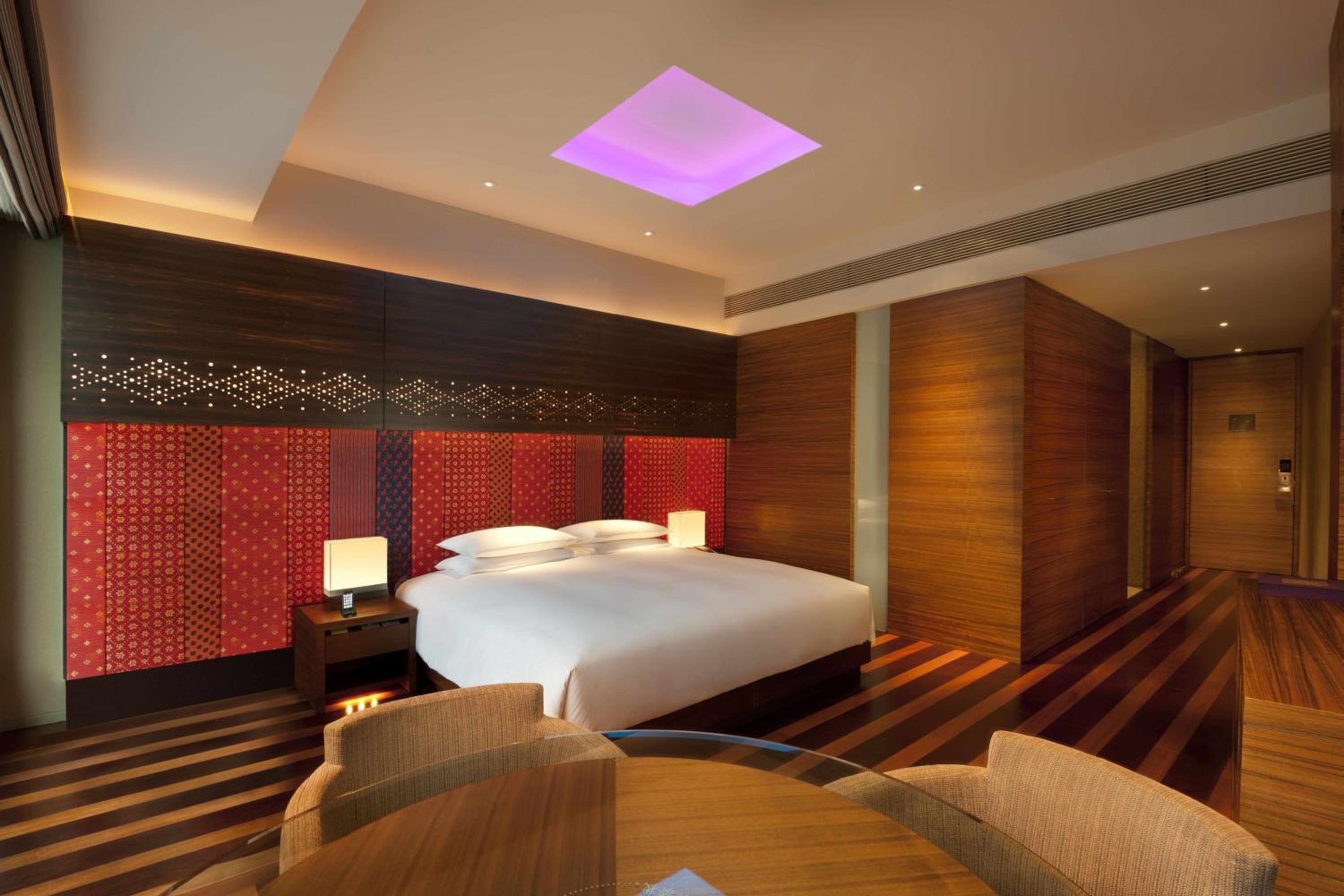 King Room (Spring Special)