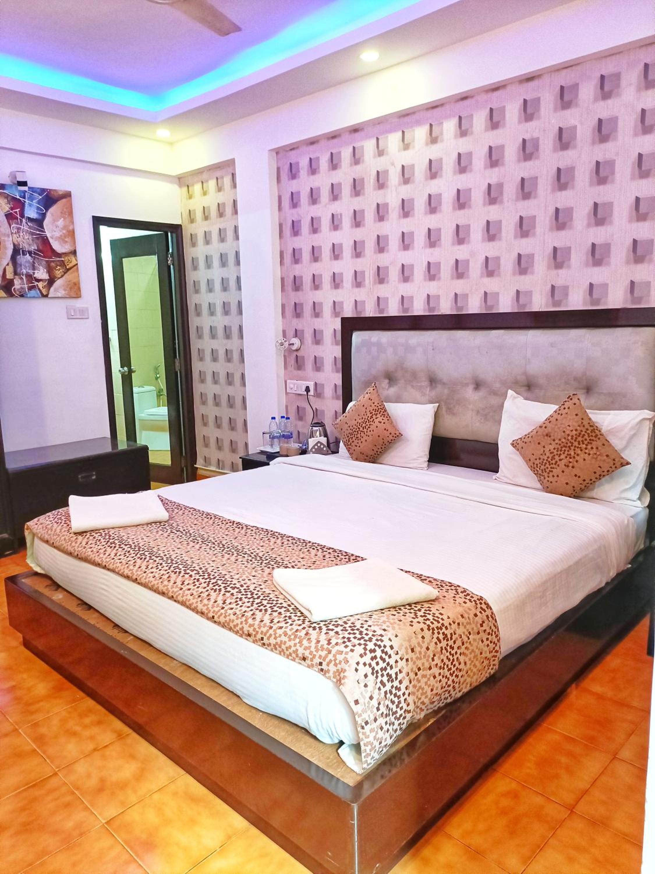 Premium Pool View Room