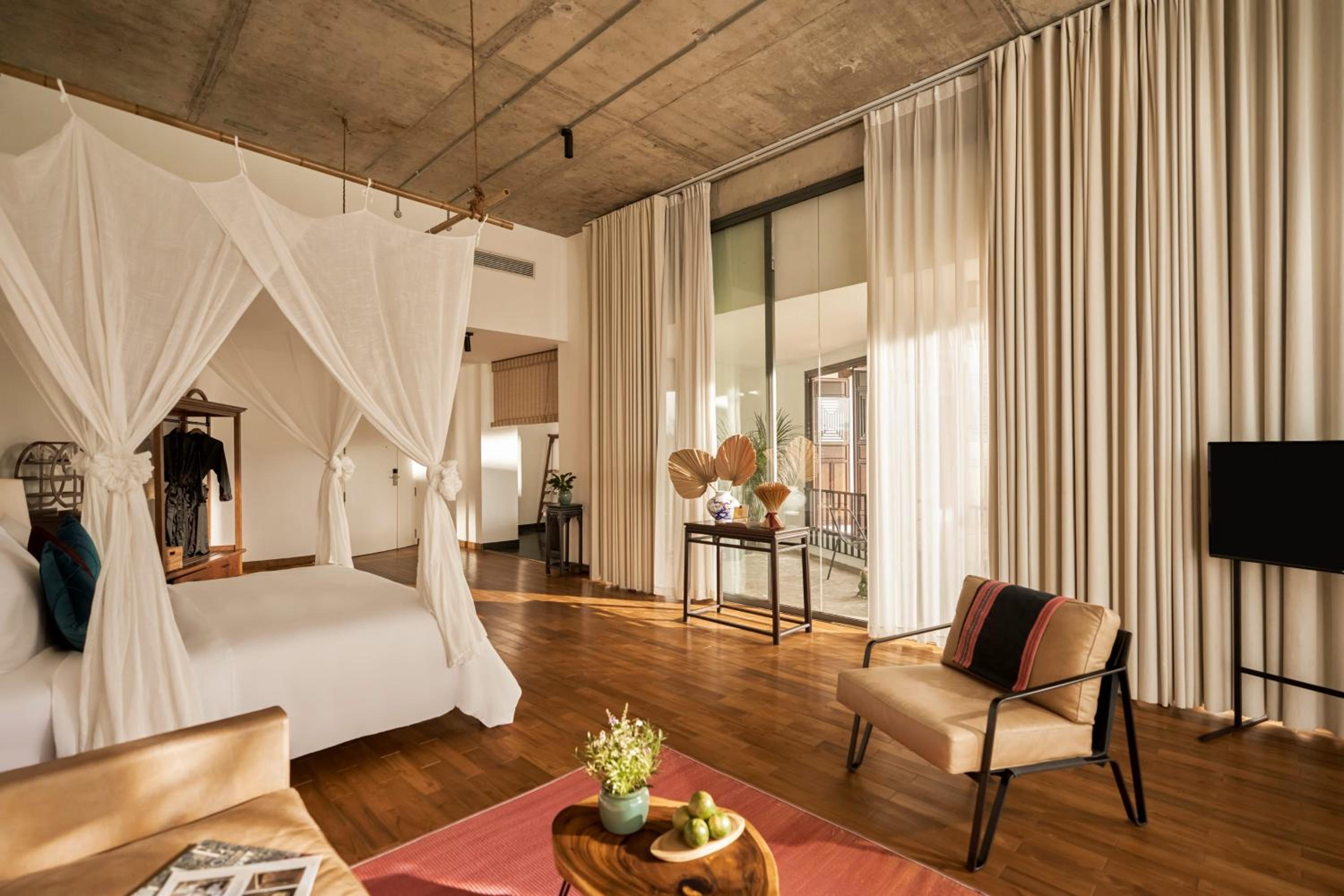 Deluxe Suite