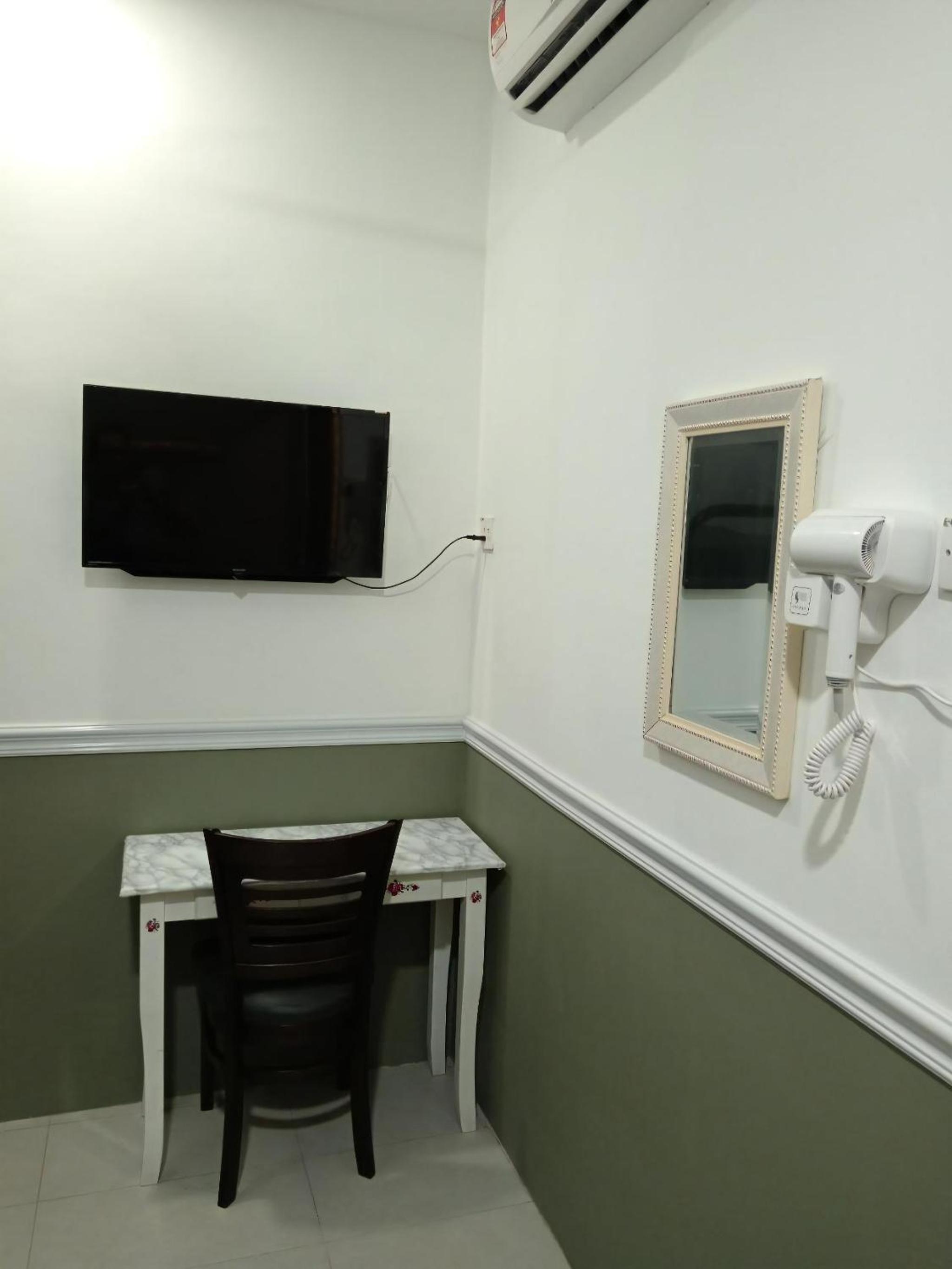 Budget Twin Room - Photo 7
