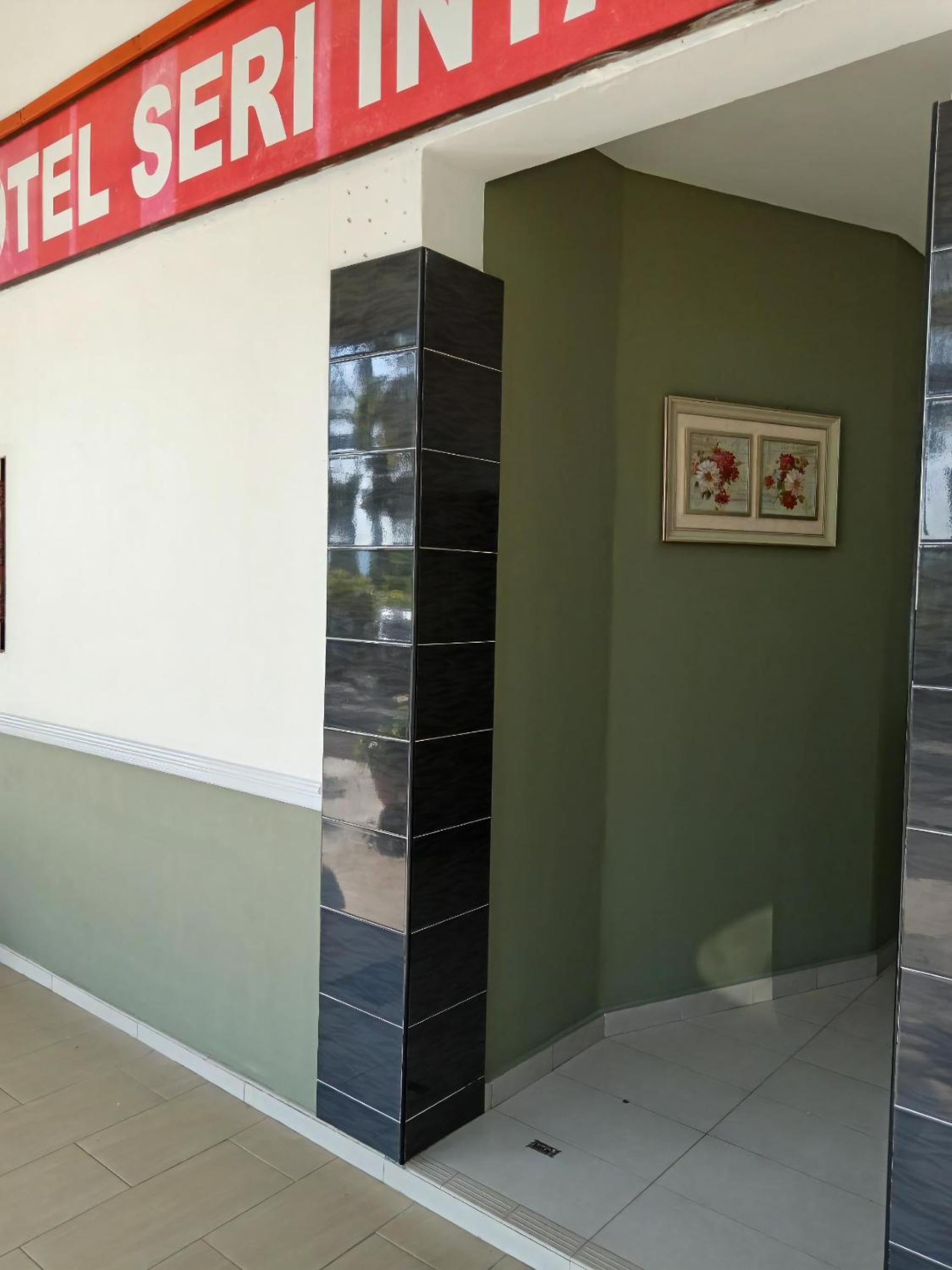 Budget Twin Room - Photo 10