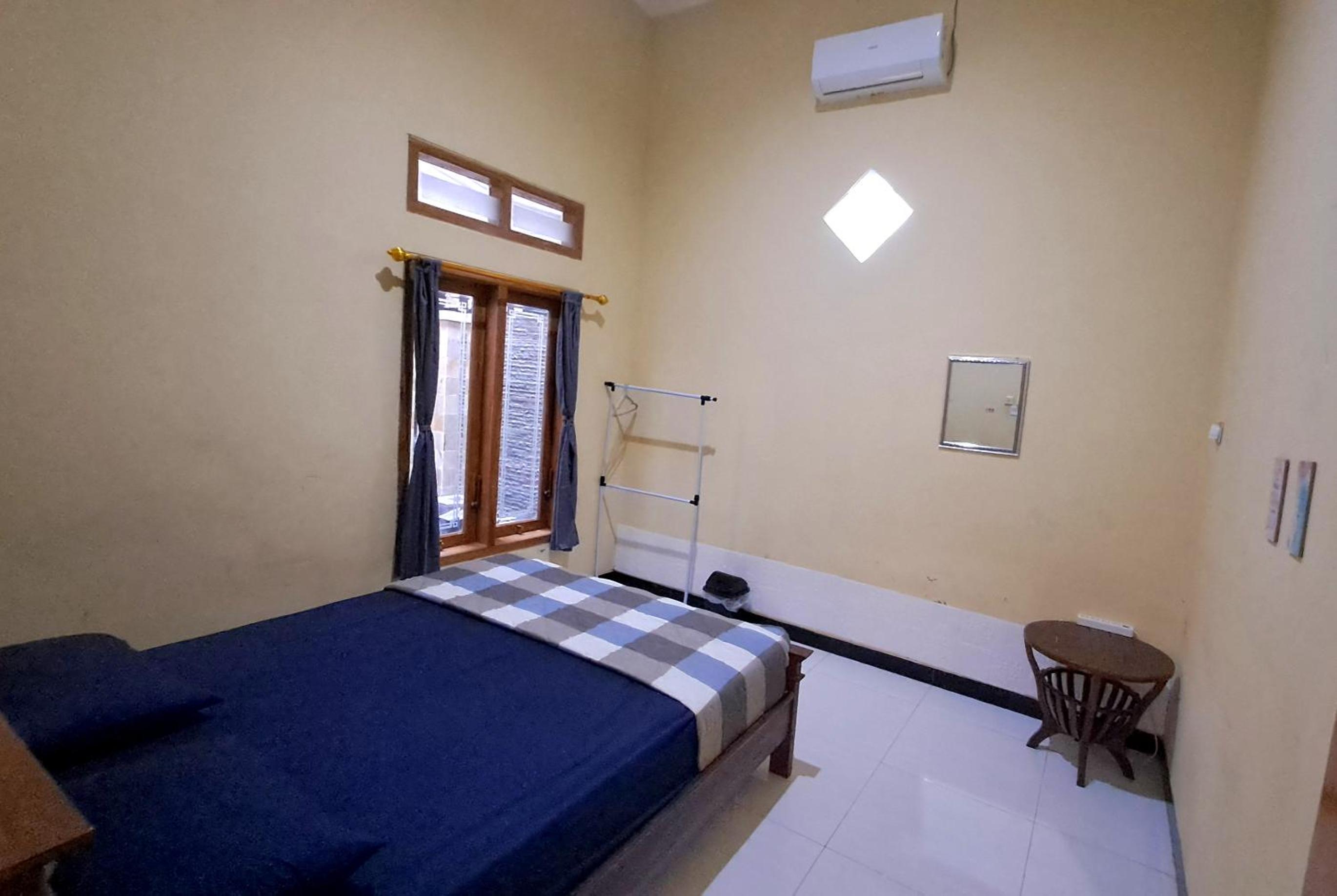 Double Room with Shared Bathroom photo 3