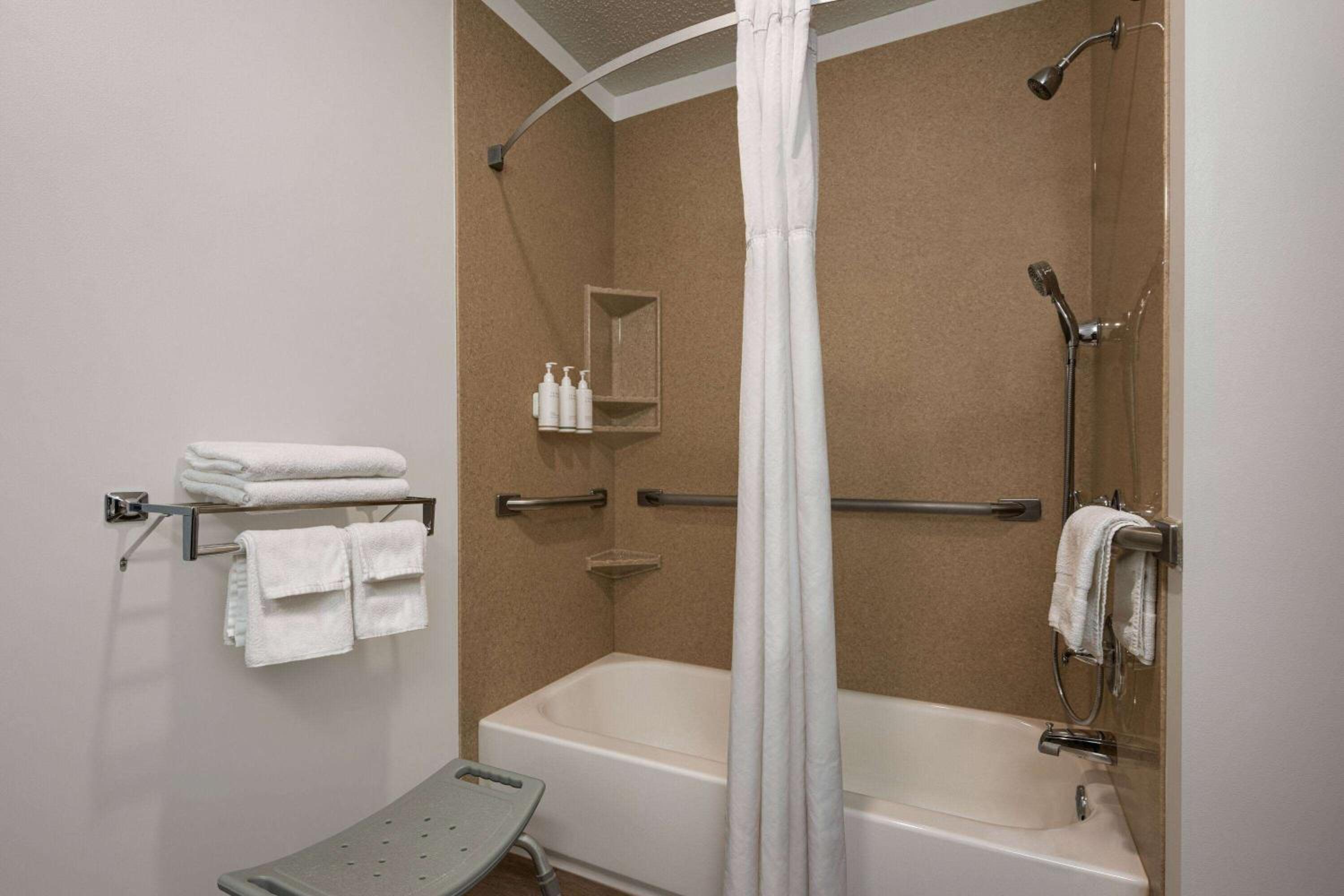Queen Room, Disability Access, Non-Smoking - Photo 5