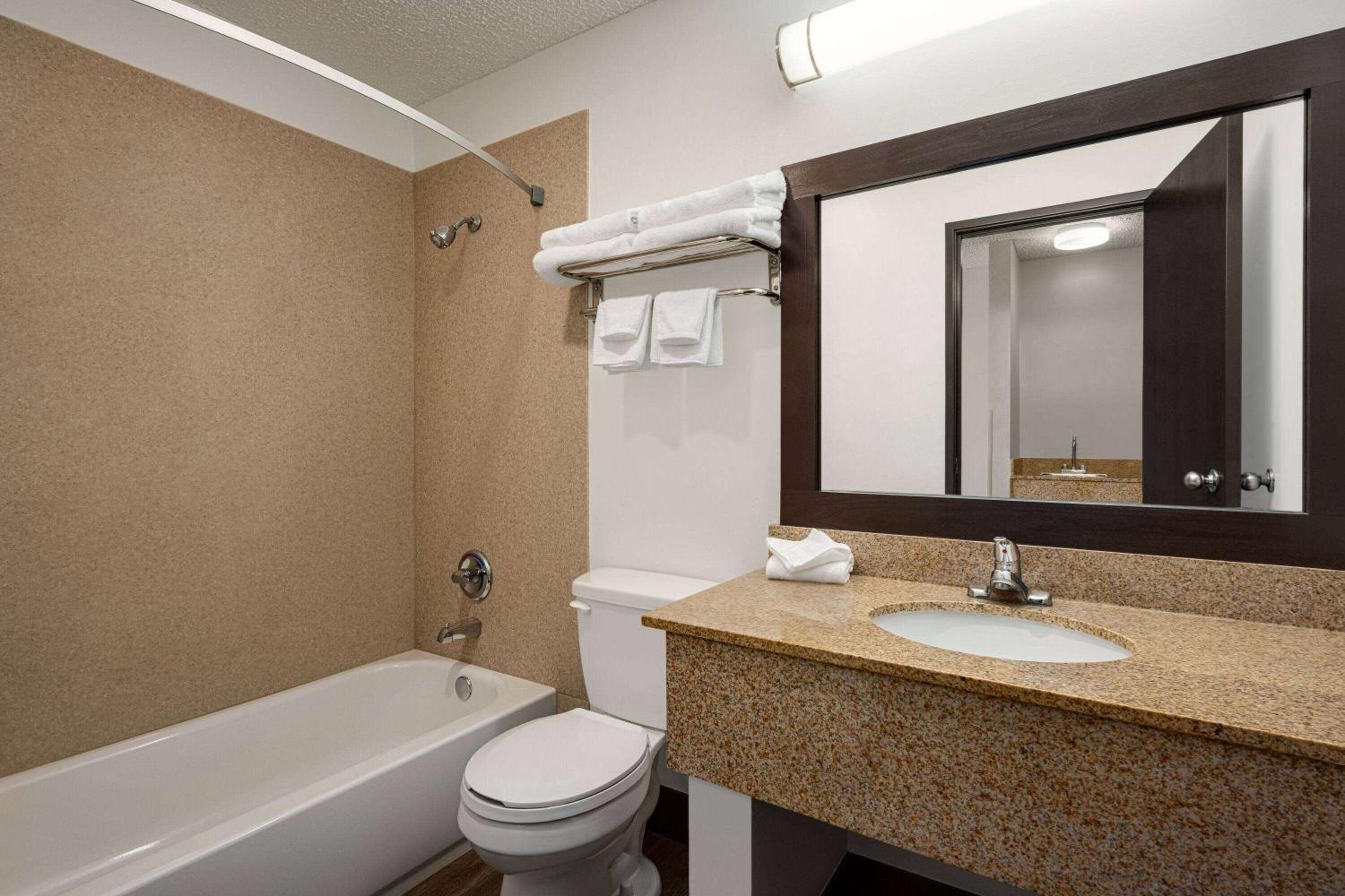 Studio Suite with 1 King Bed and 2 Twin Beds, Non-Smoking - Photo 8