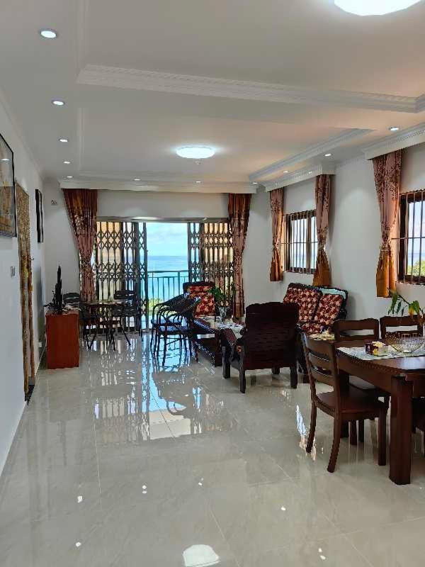 Deluxe One-Bedroom Apartment with Ocean View photo 1