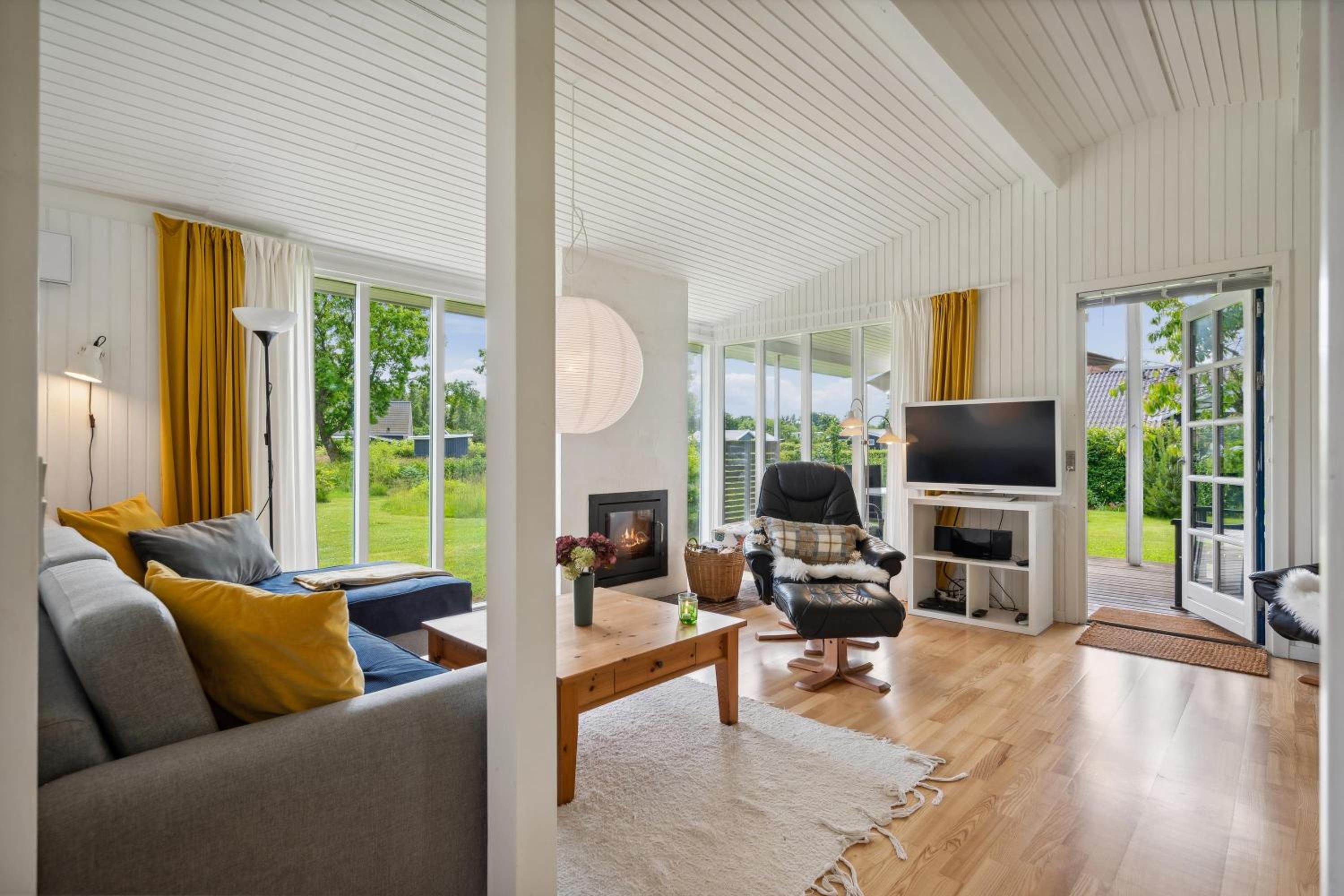 Two-Bedroom Holiday Home photo 2