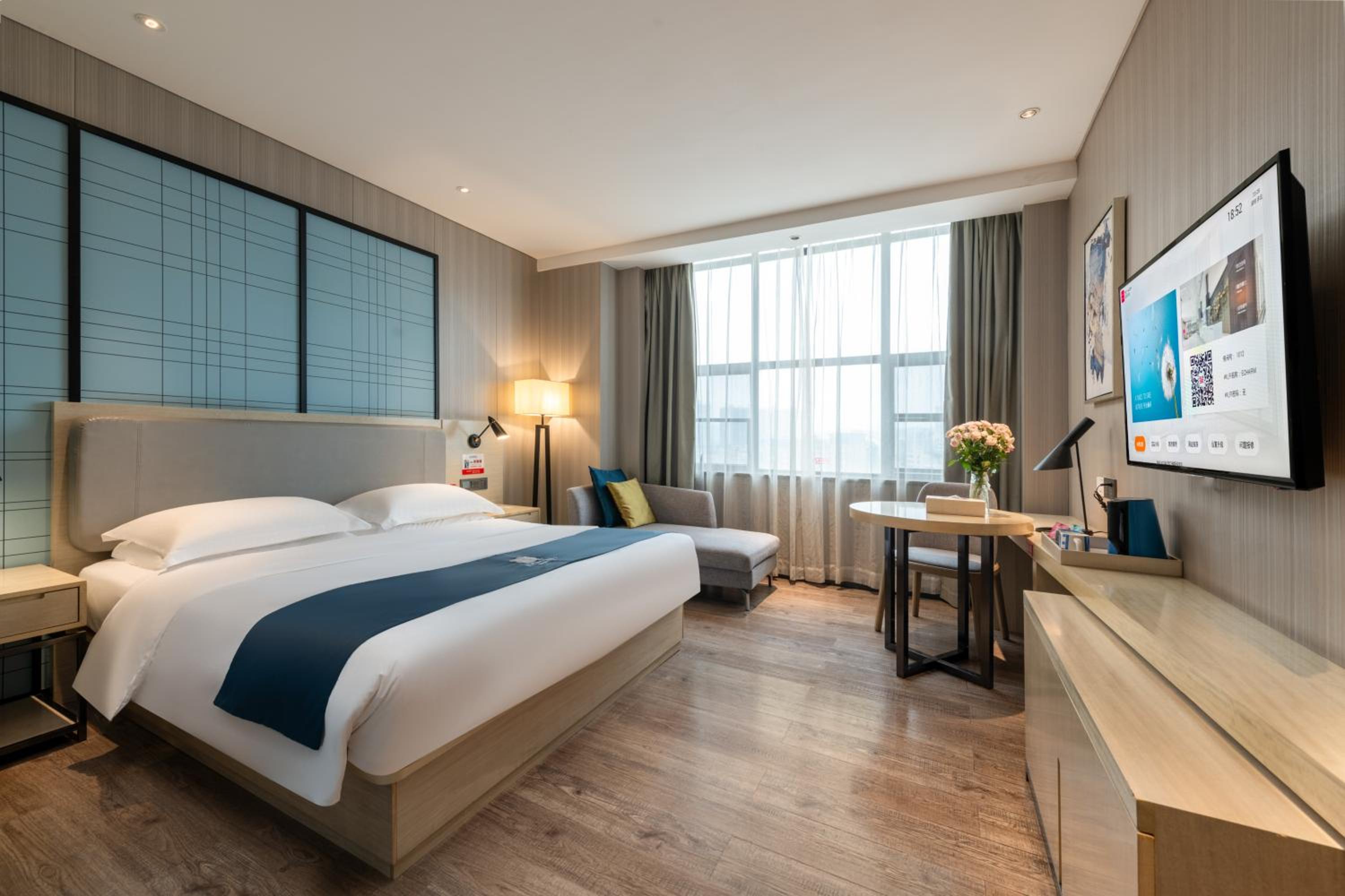 Deluxe Queen Room