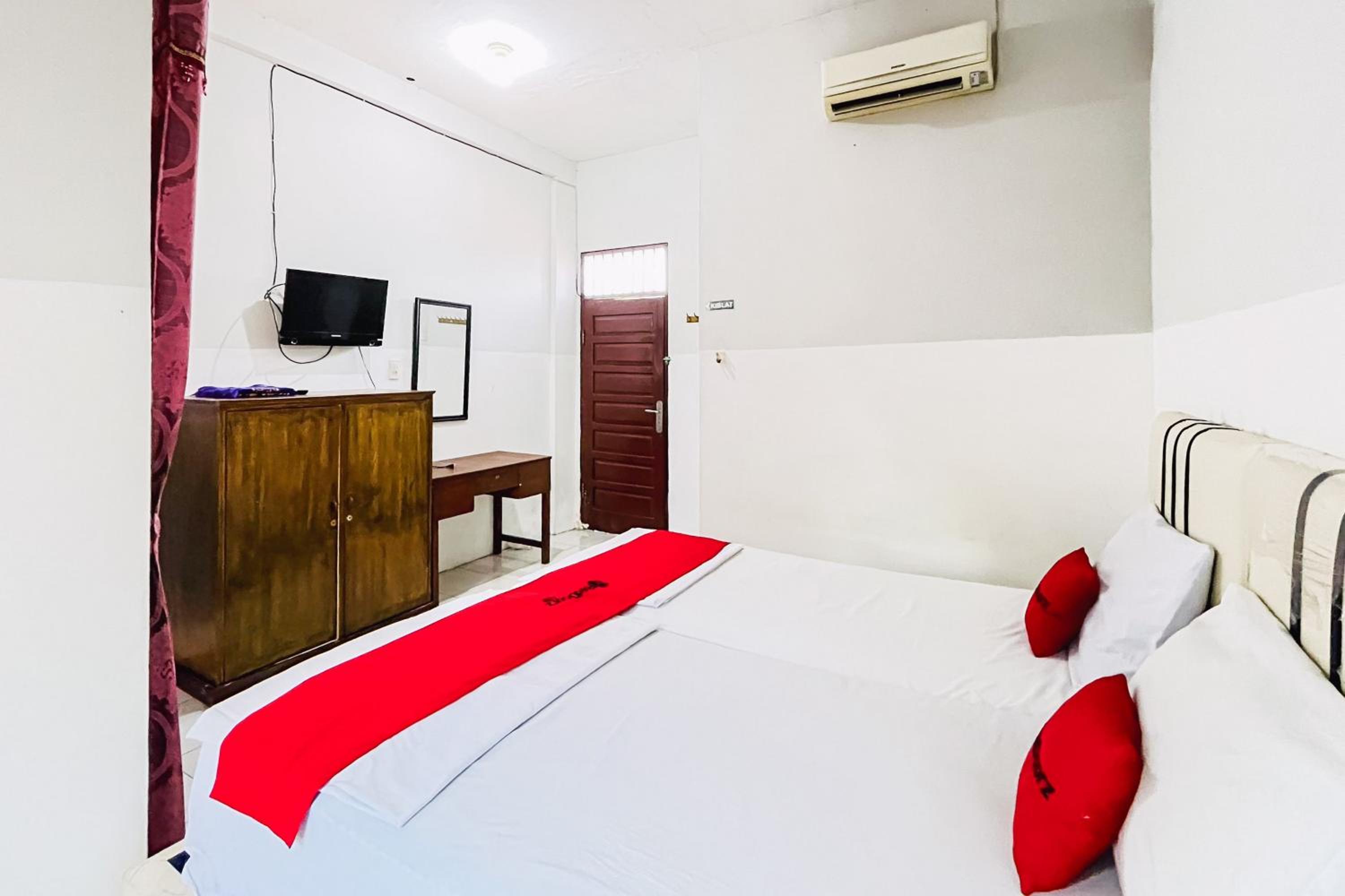 Standard Double Room - Photo 12