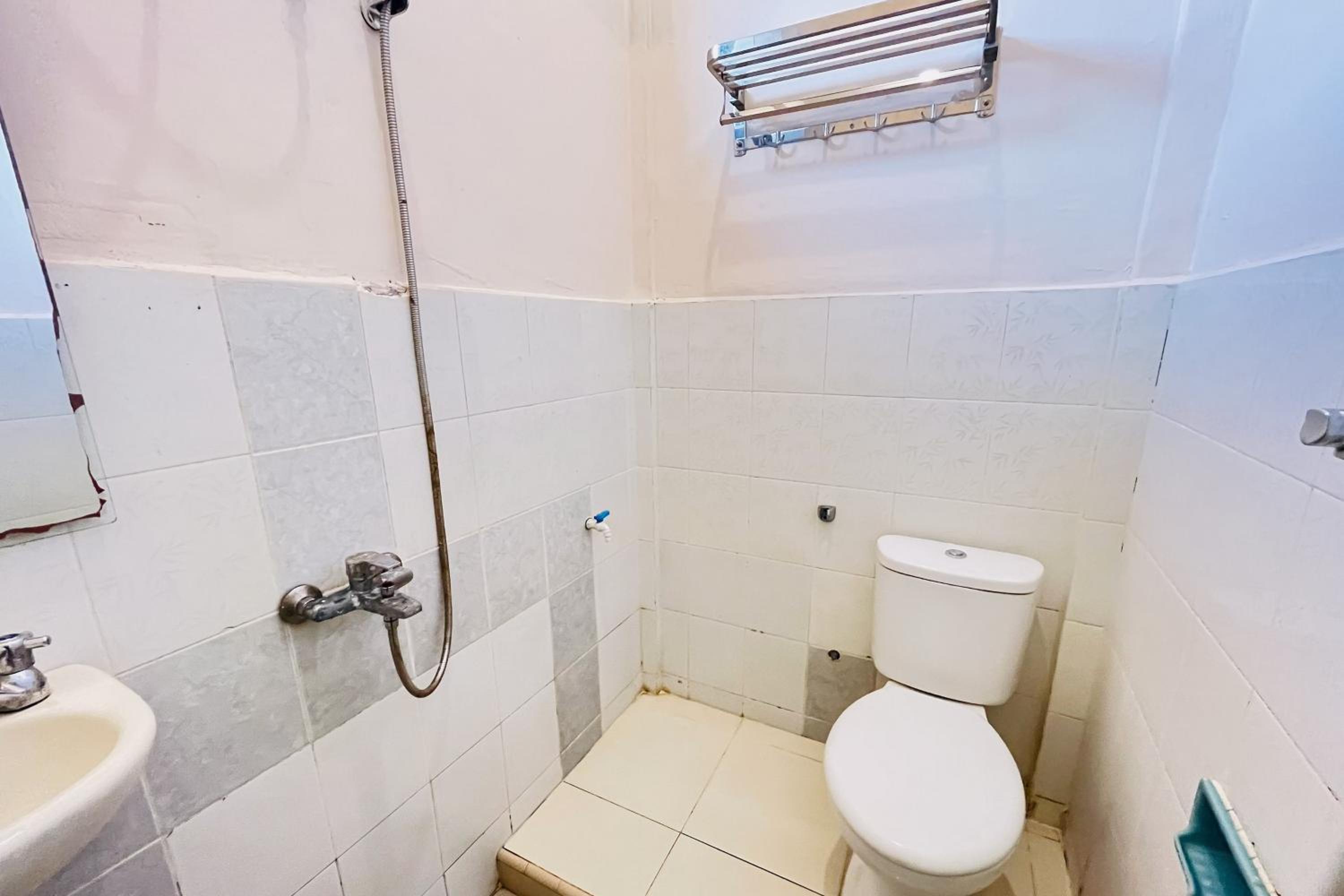 Standard Double Room - Photo 10