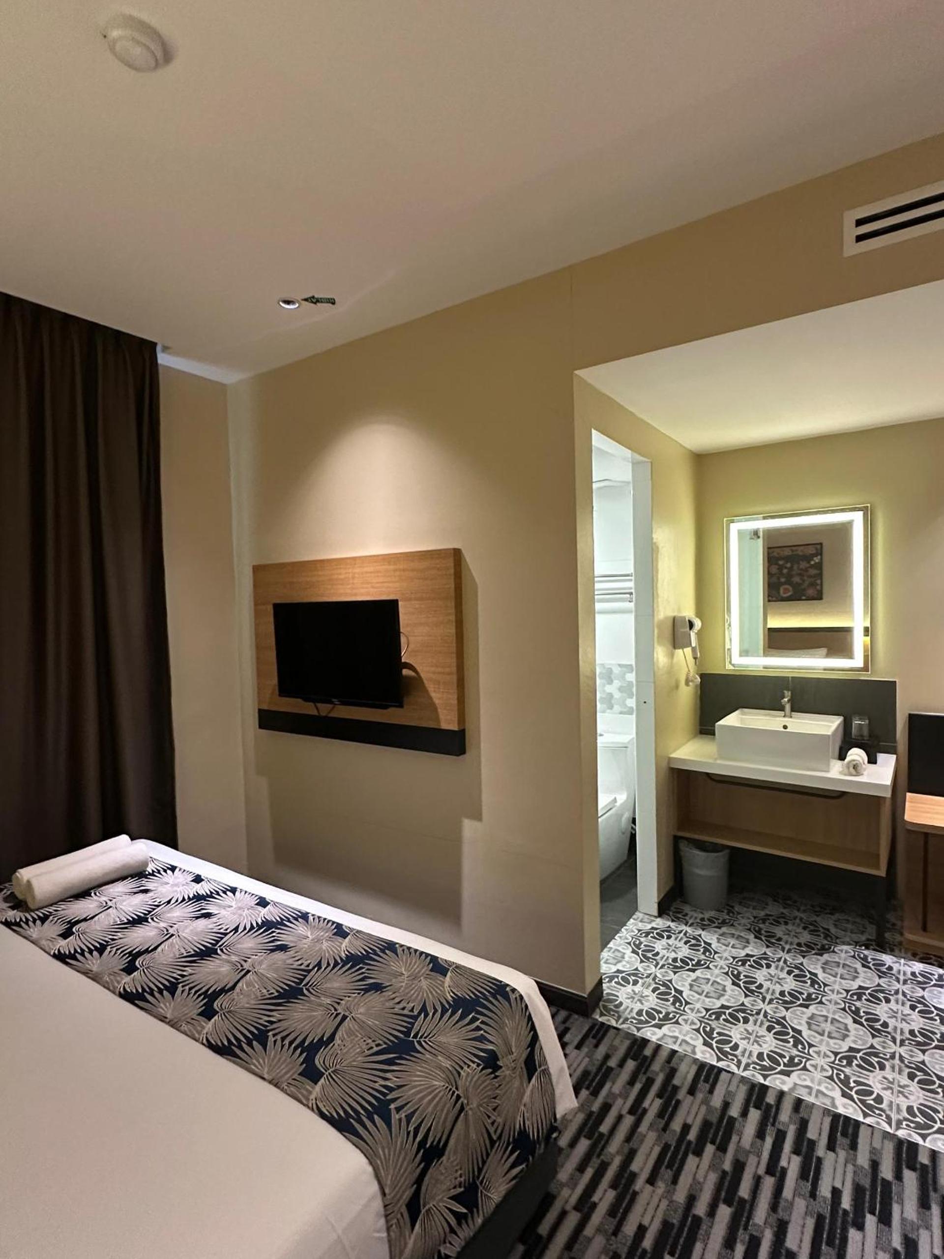 Superior King Room